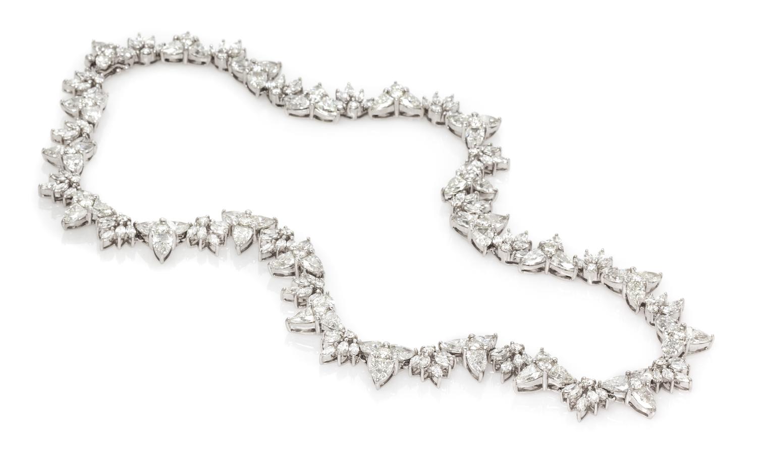 An 18 Karat White Gold and Diamond Necklace, 39.95 dwts.