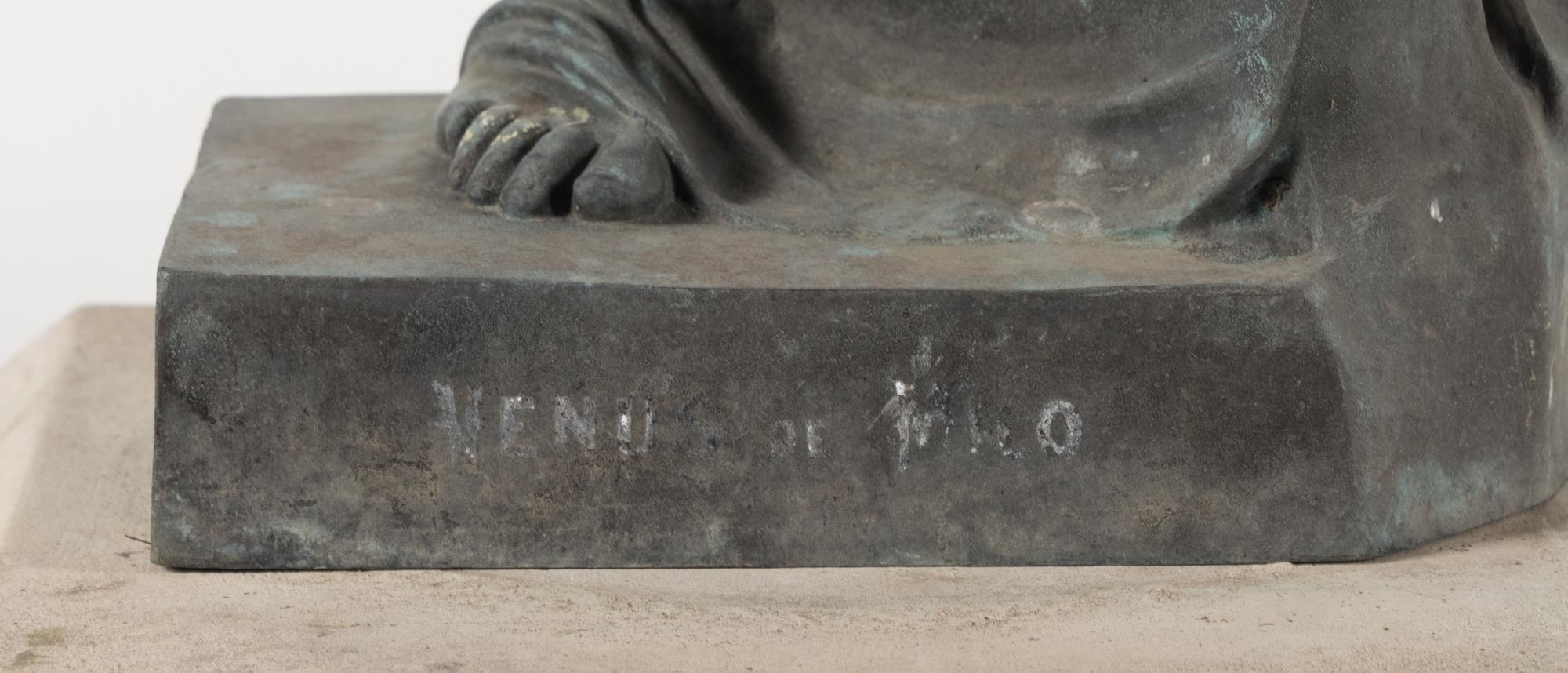 A Continental Bronze Model of Venus di Milo
