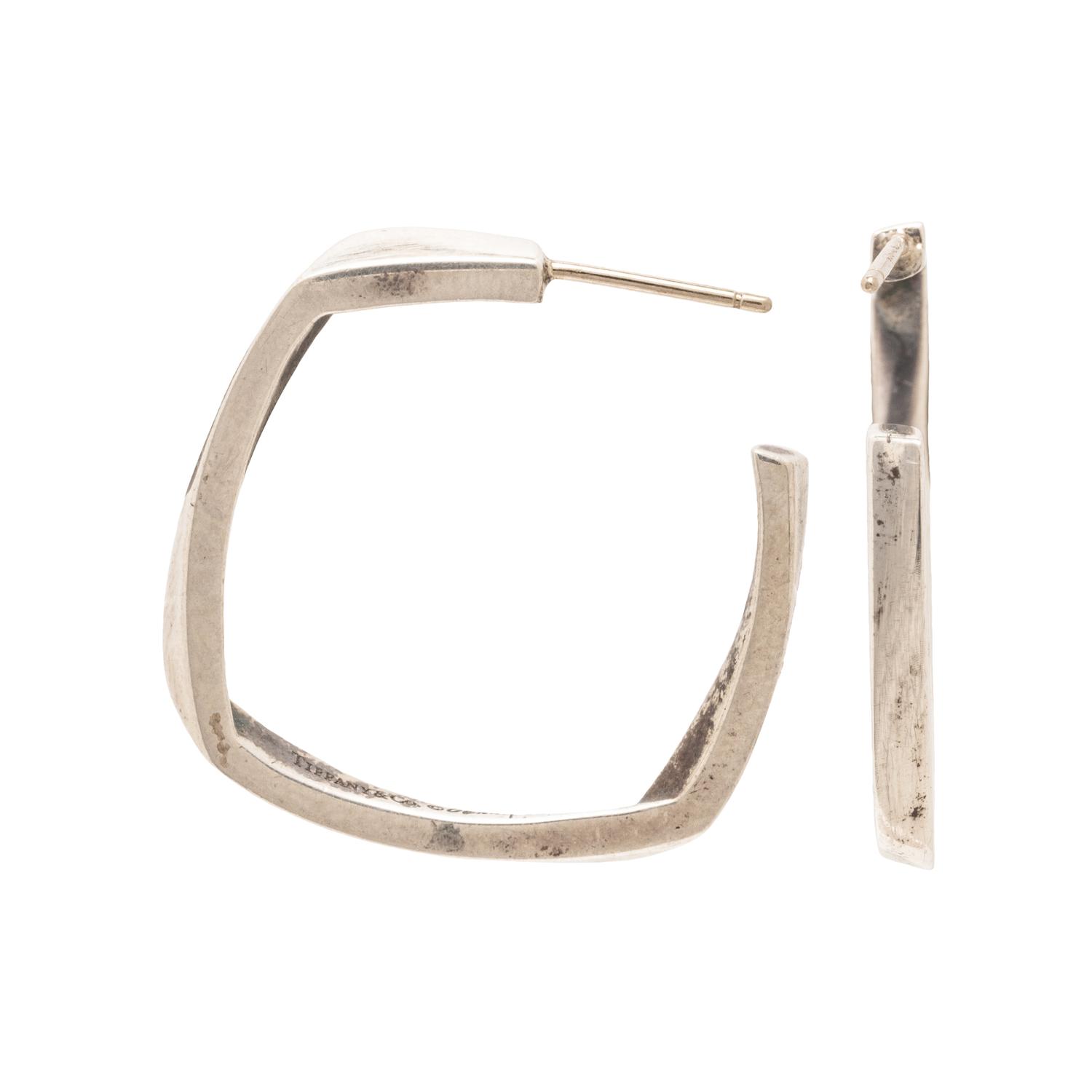 TIFFANY & CO., FRANK GEHRY, STERLING SILVER 'TORQUE' BANGLE BRACELET AND EARRINGS