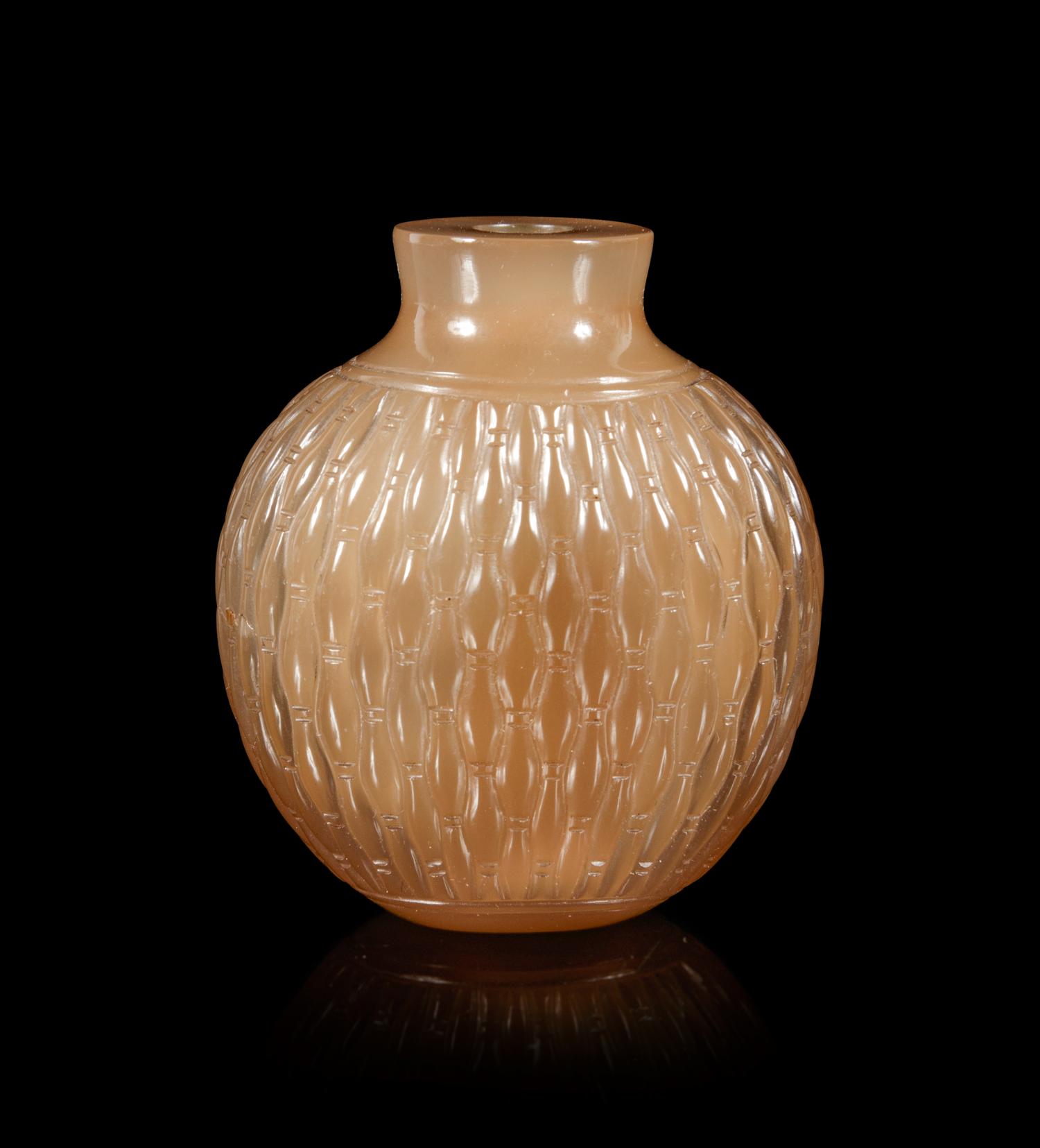 A Carved Agate ‘Basket Weave’ Snuff Bottle