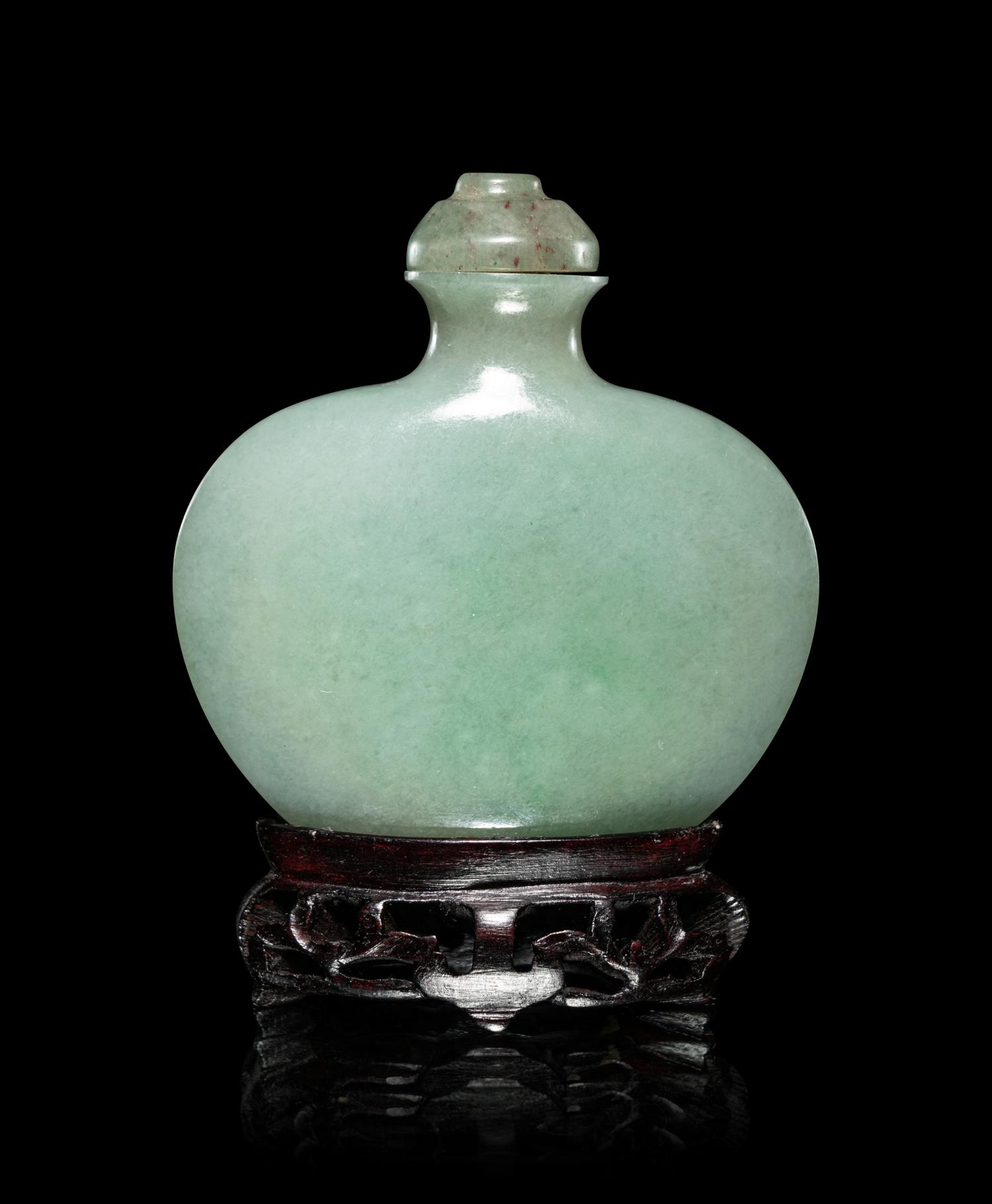 A Bluish Celadon Jade Snuff Bottle
