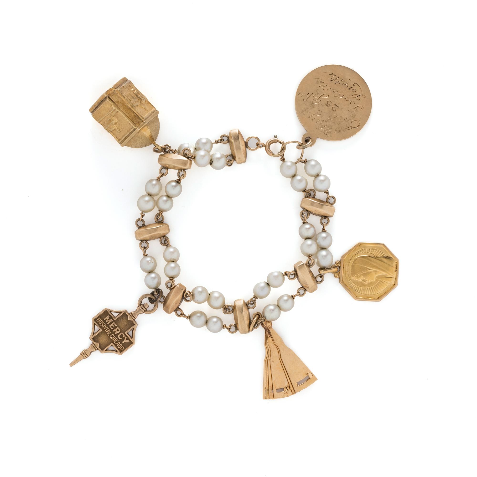 CULTURED PEARL AND YELLOW GOLD CHARM BRACELET