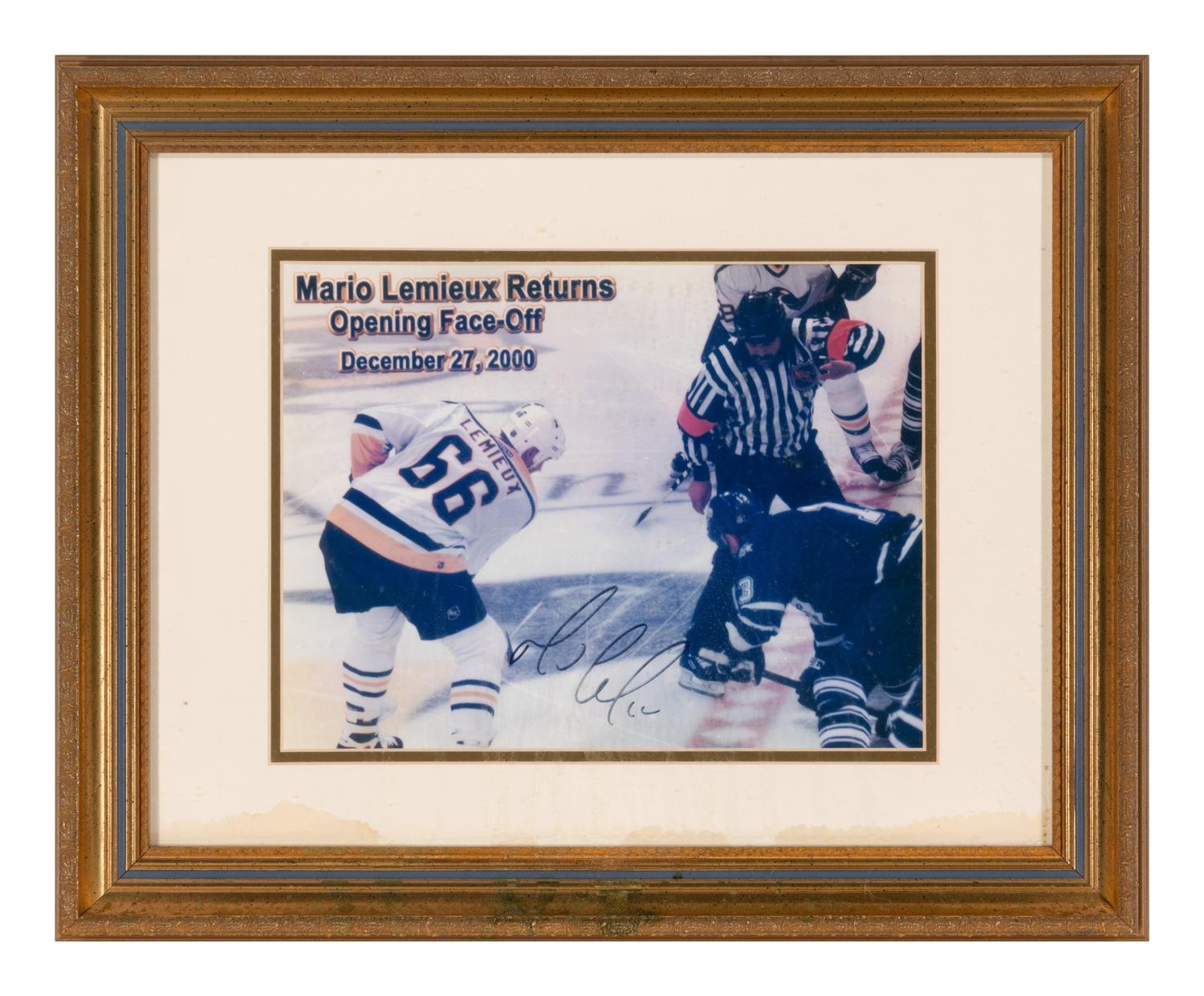 A Group of Hockey Hall of Fame Signed Autographs Featuring Wayne Gretzky and Mario Lemieux