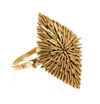A Vintage 18 Karat Yellow Gold Ring, 4.90 dwts.
