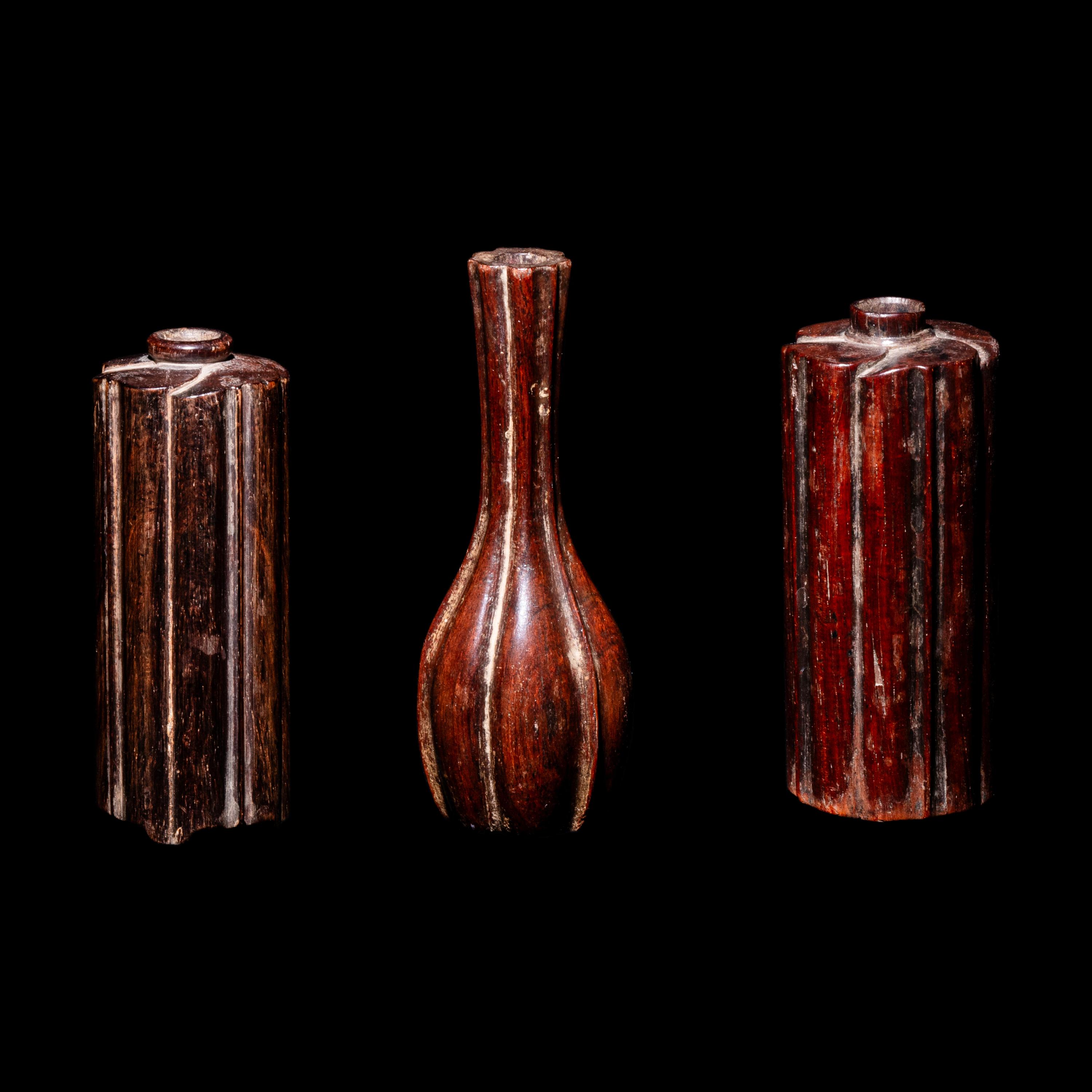 Three Chinese Zitan or Huanghuali Lobed Incense Tool Holders, 17th/18th Century 清早期 紫檀或黃花梨葵式香瓶三件