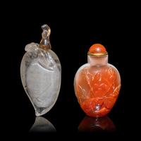 Two Chinese Hardstone Snuff Bottles 瑪瑙、水晶鼻烟壺各一