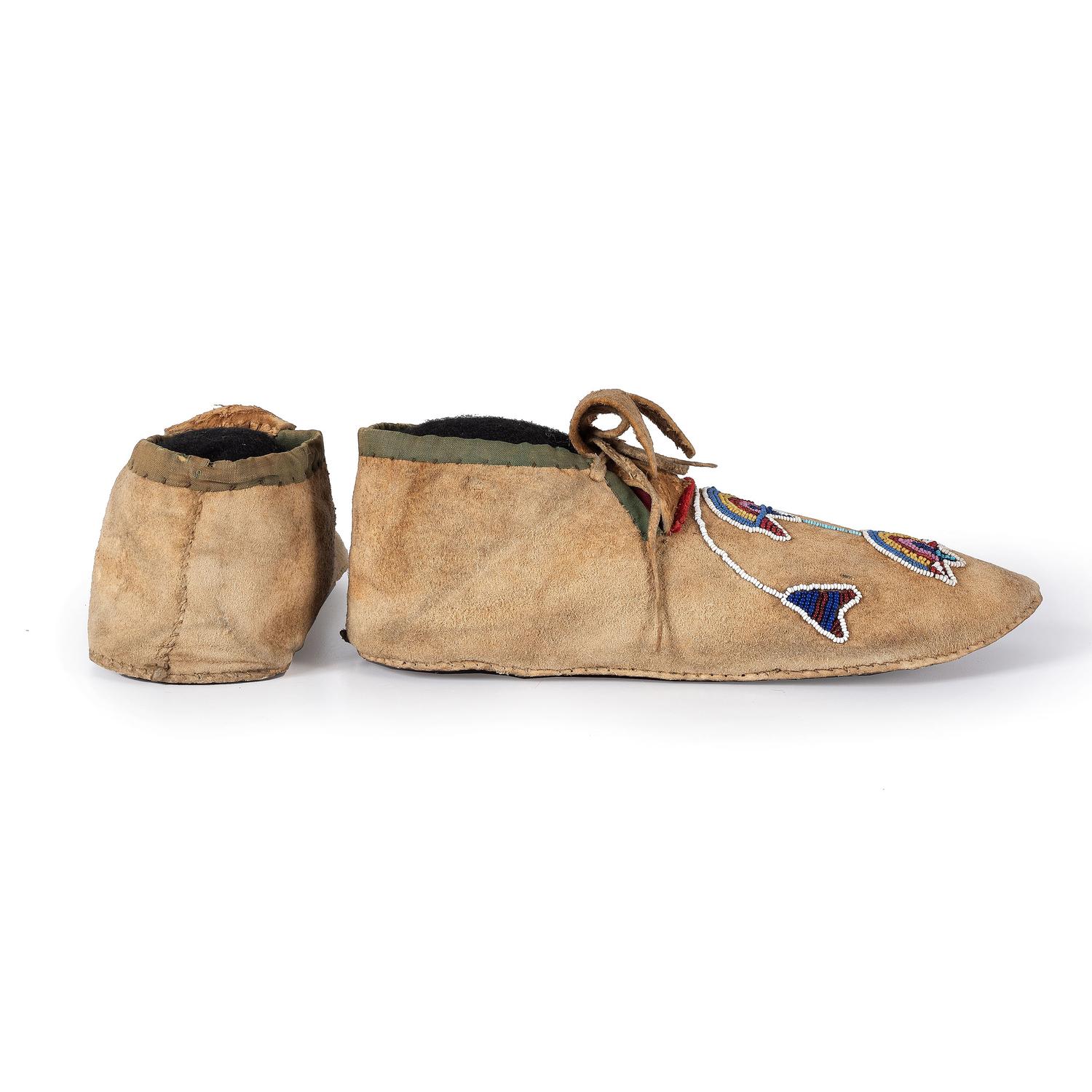 Apsáalooke (Crow) Beaded Hide Moccasins