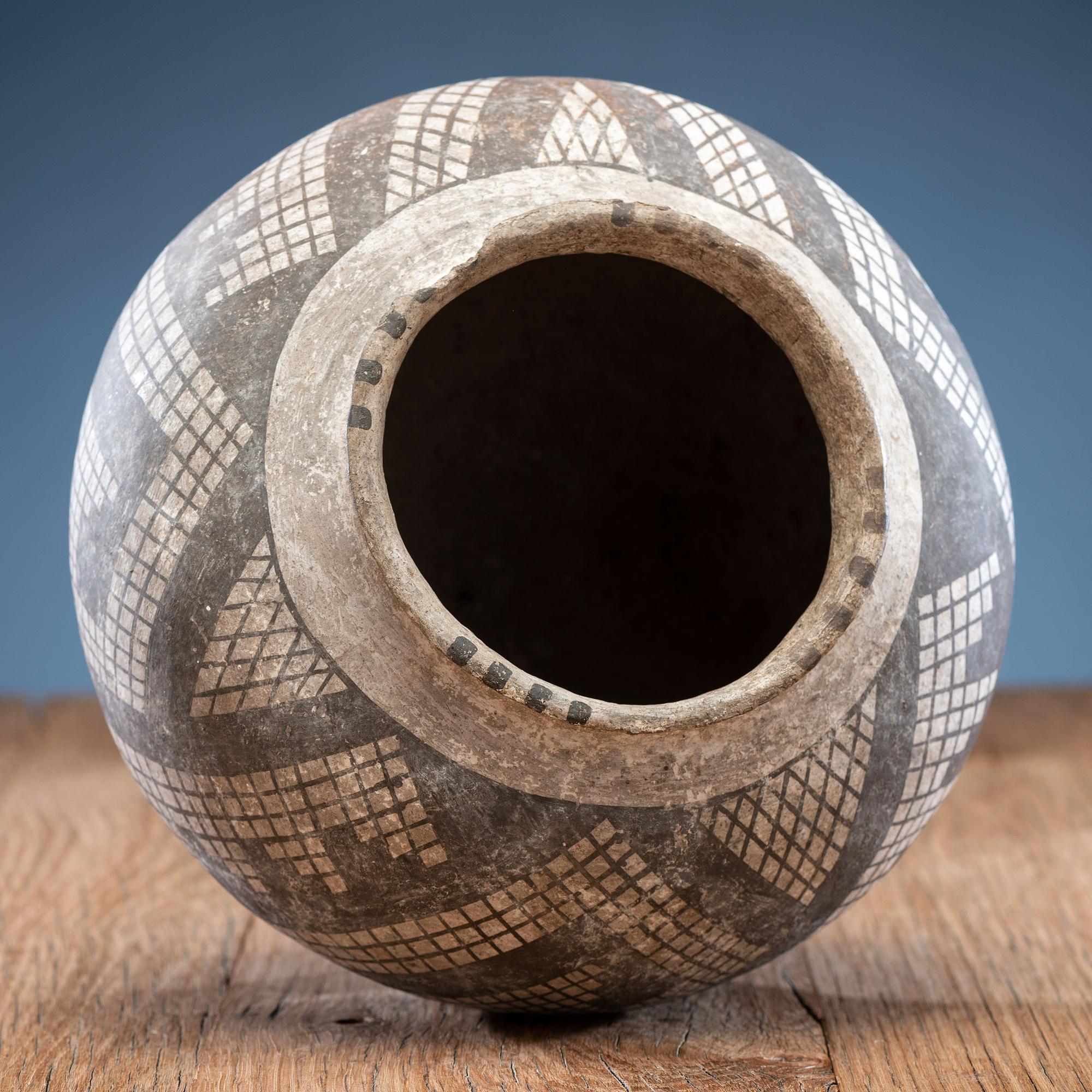 Snowflake, Black-on-White Pottery Seed Jar