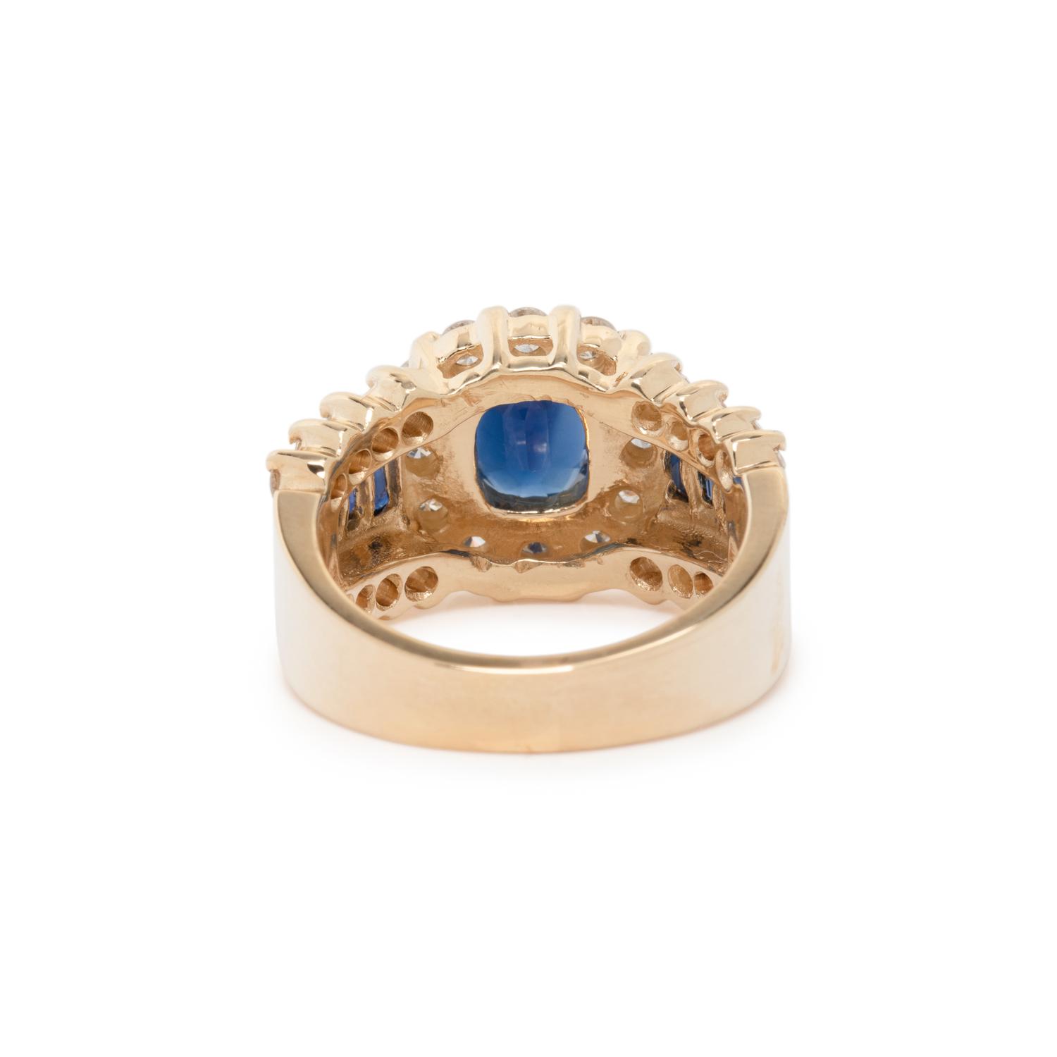 SAPPHIRE AND DIAMOND RING