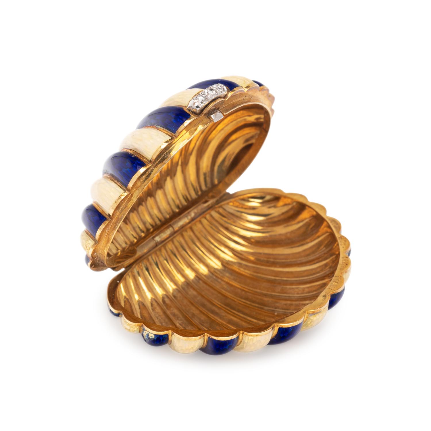 SPAULDING & CO., YELLOW GOLD AND ENAMEL PILL BOX