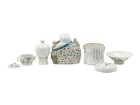 Five Chinese Famille Rose Porcelain Articles