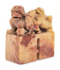 A Chinese Carved Soapstone Double Seal 壽山石雕瑞獸鈕雙聯印