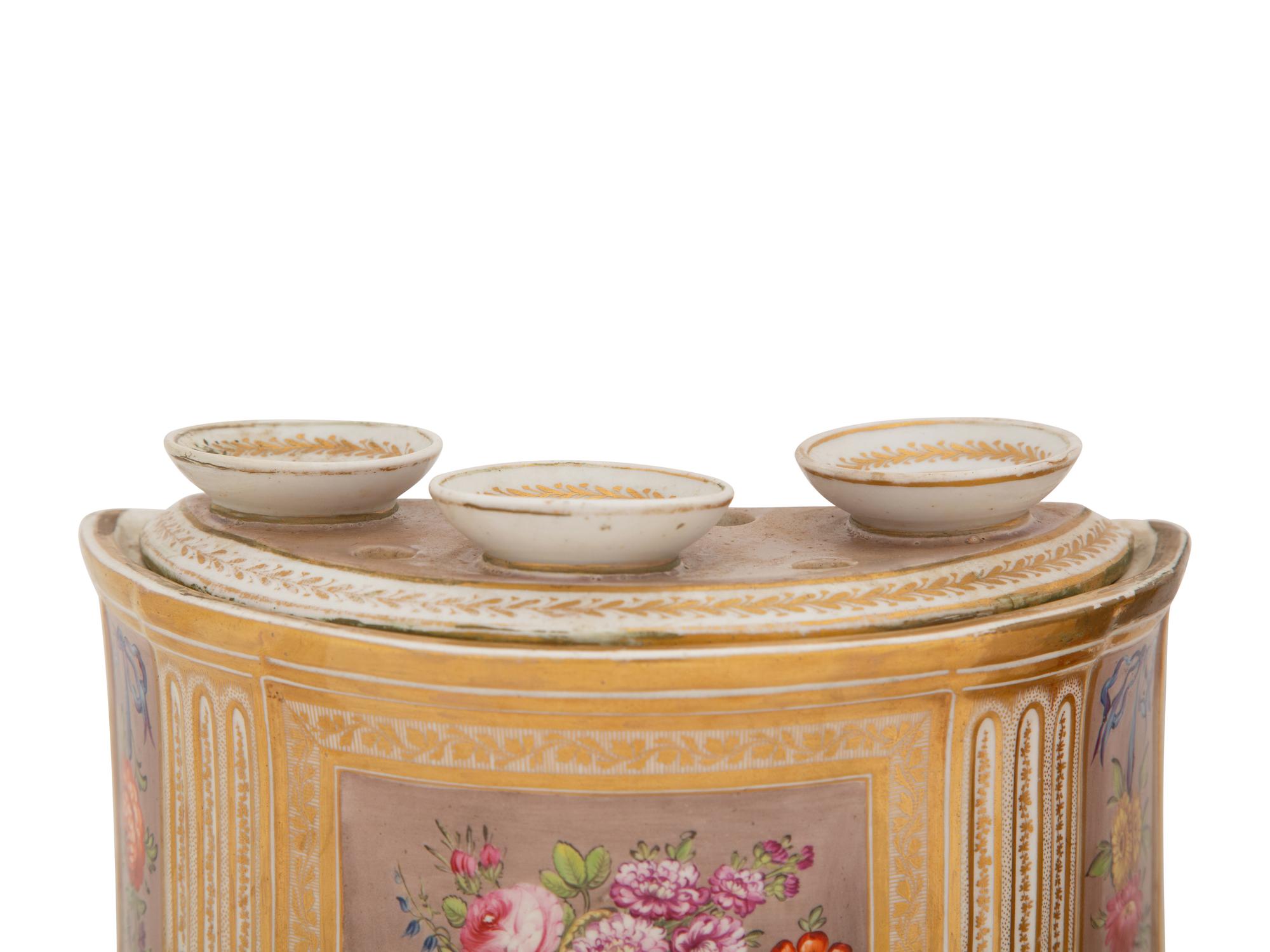 A Pair of English Porcelain Bough Pots and Covers