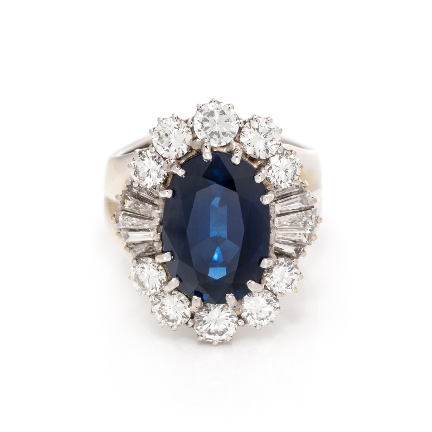 SAPPHIRE AND DIAMOND RING