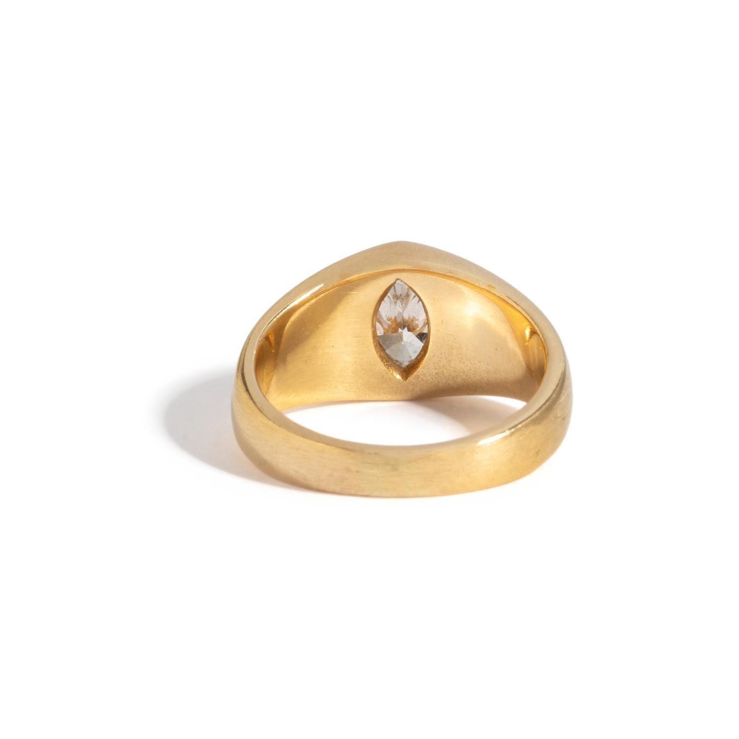 YELLOW GOLD AND DIAMOND RING