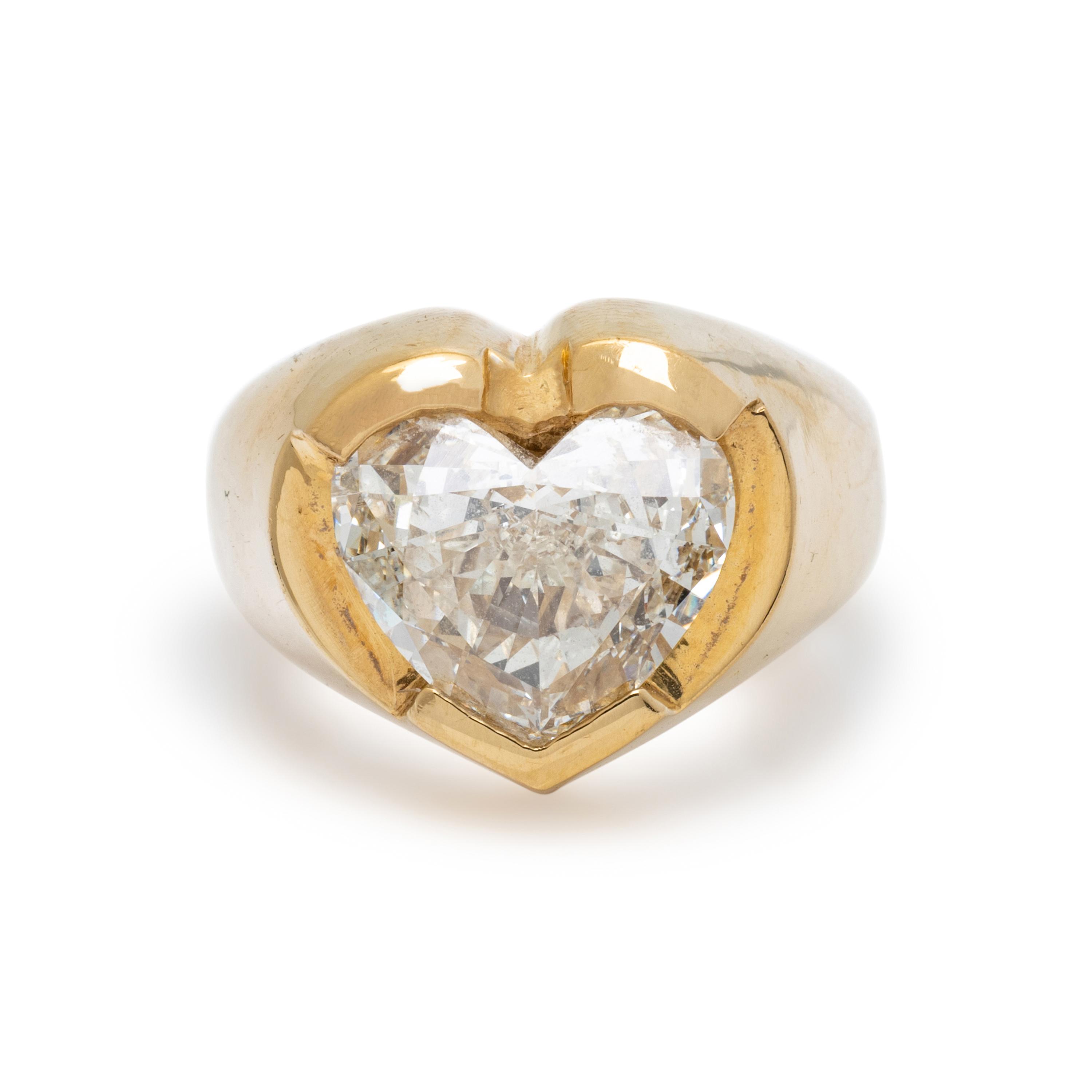 HEART SHAPE DIAMOND AND YELLOW GOLD RING