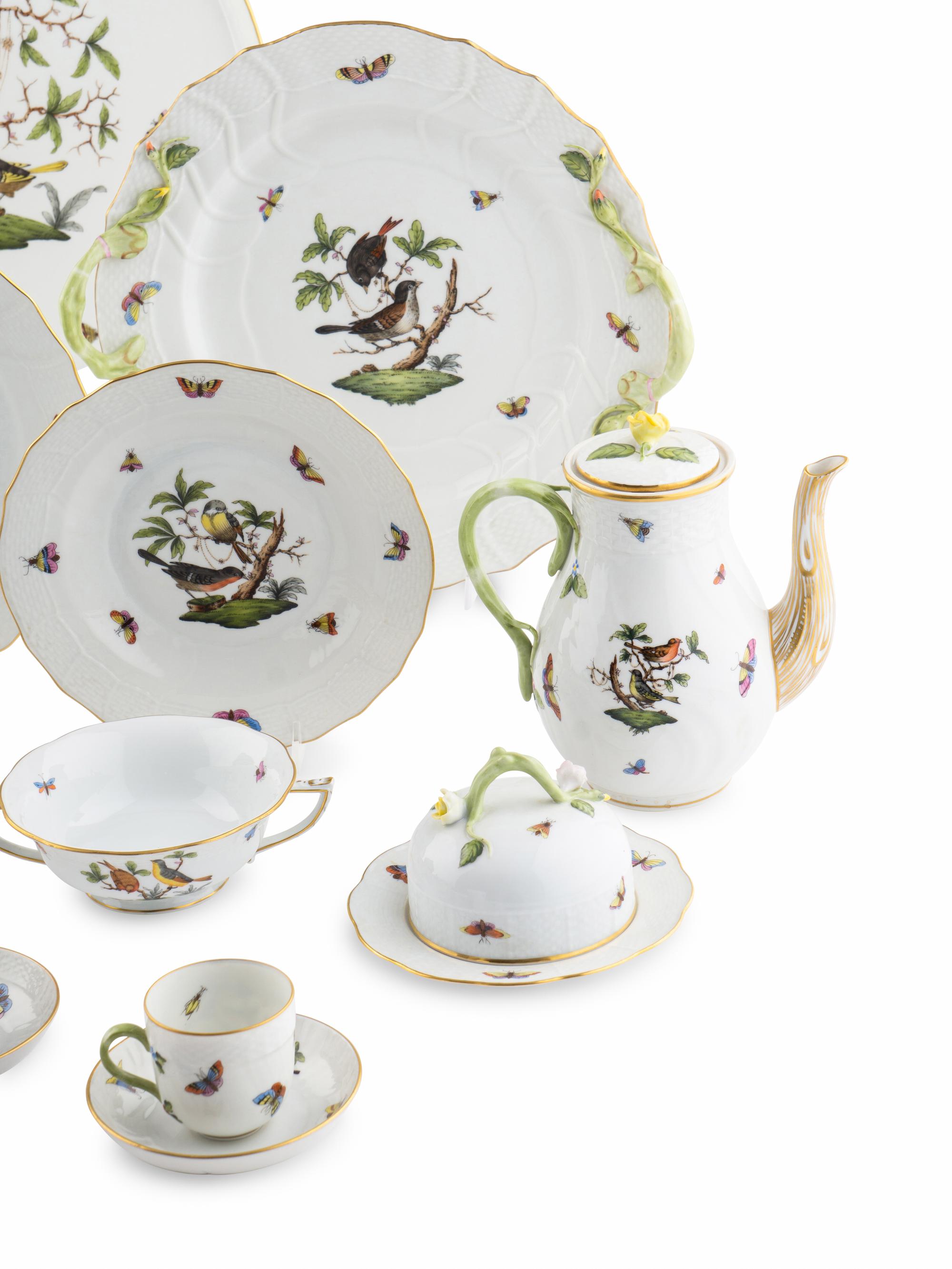 A Herend Porcelain Rothschild Bird Dinner Service