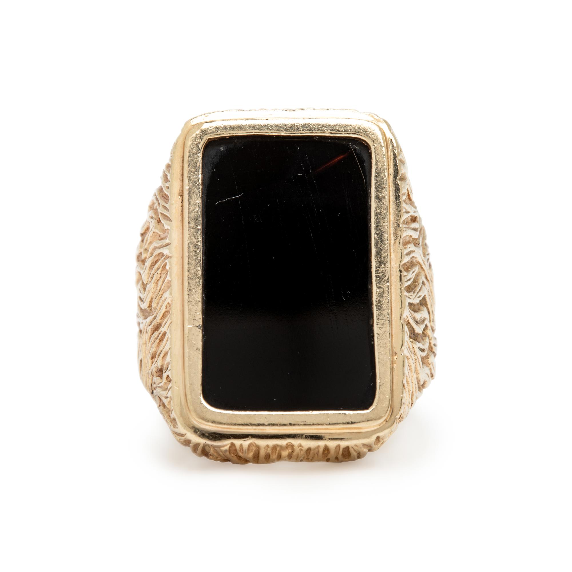 Onyx and Yellow Gold Ring