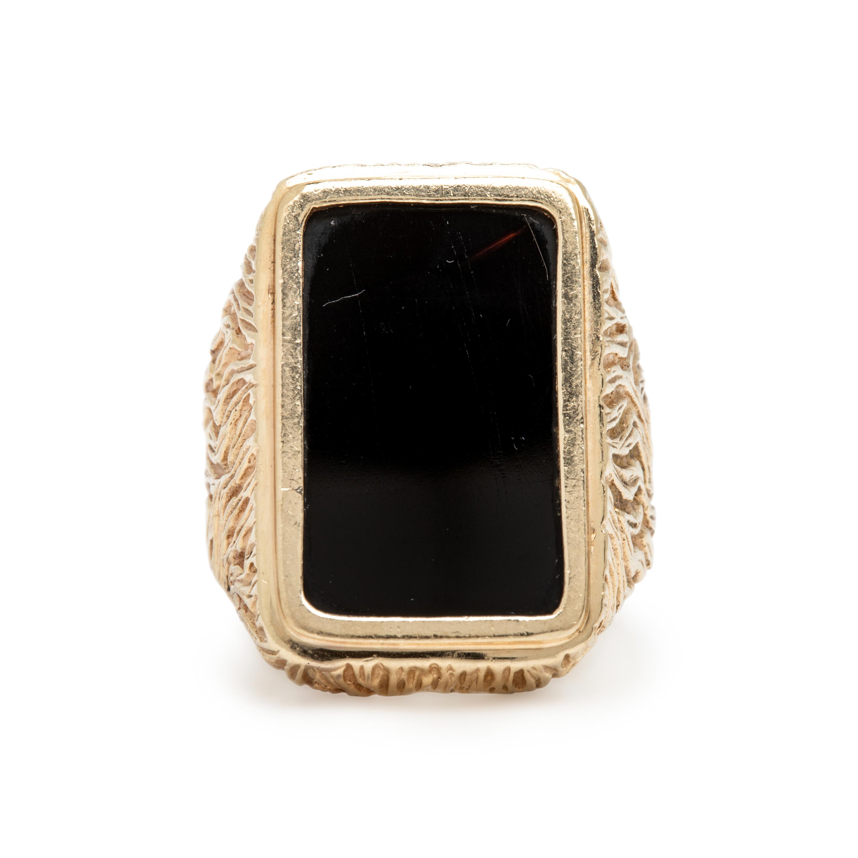Onyx and Yellow Gold Ring