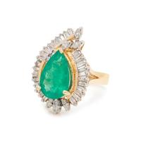 EMERALD AND DIAMOND RING