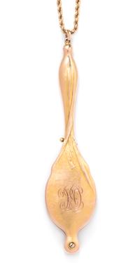 An Art Nouveau 14 Karat Yellow Gold Lorgnette with Longchain,