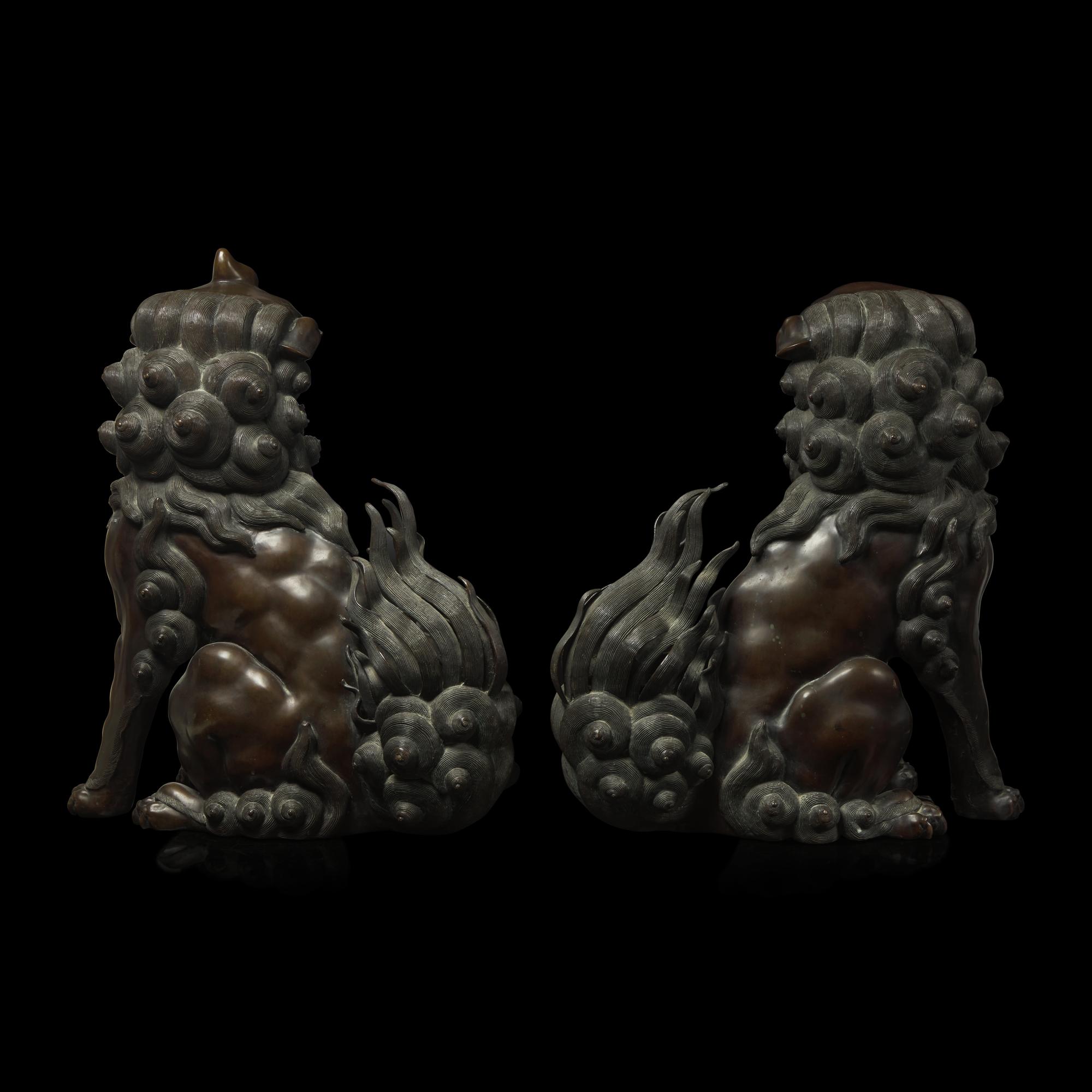 A Pair of Japanese Patinated Bronze Guardian Dogs, Komainu, Signed Yoshikawa Yasuyoshi, Meiji Period, 日本明治時期 銅狛犬一對