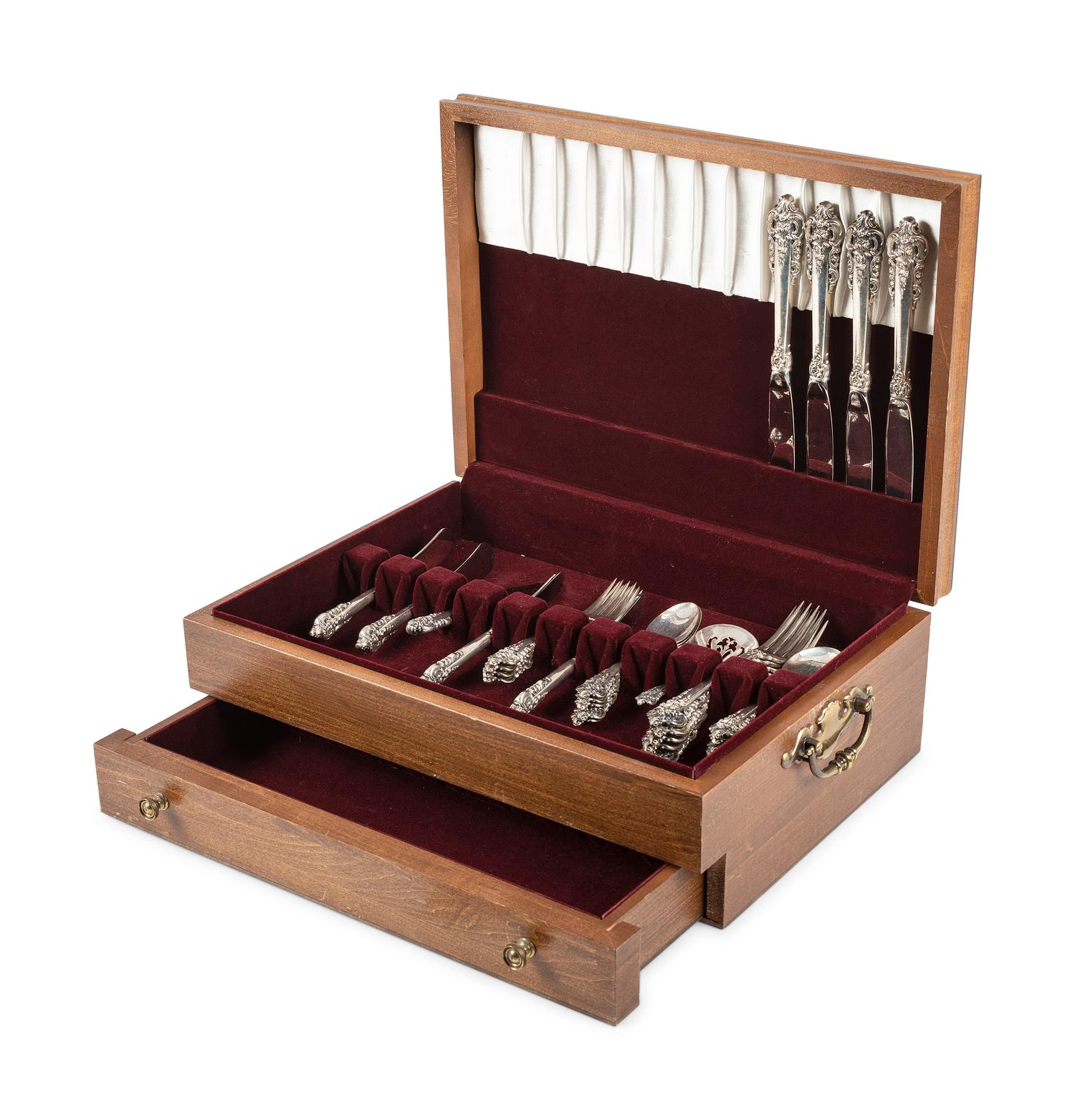 A Wallace 'Grand Baroque' Silver Flatware Service