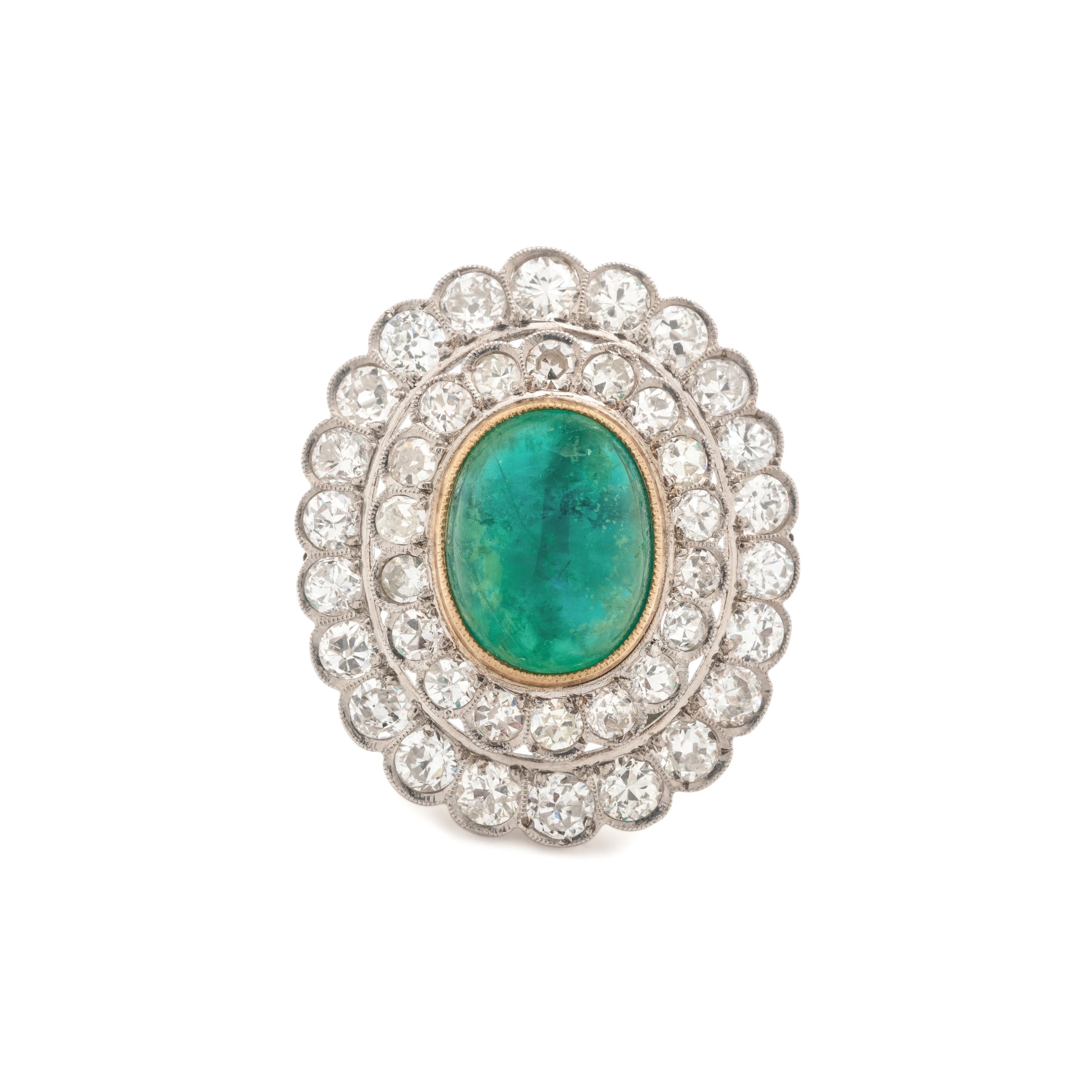 EMERALD AND DIAMOND RING