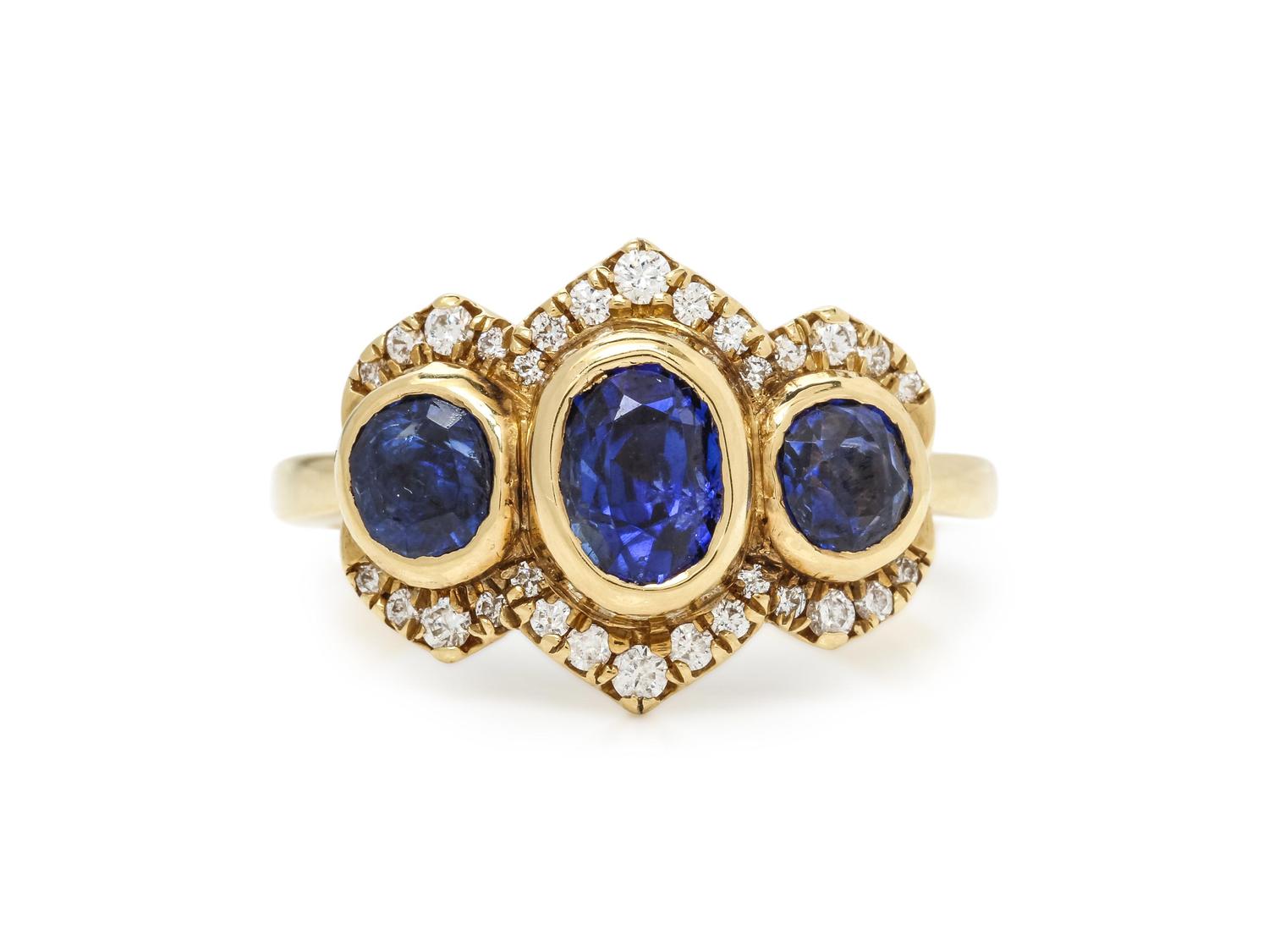 SAPPHIRE AND DIAMOND RING