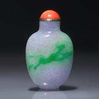 A Chinese Jadeite Snuff Bottle, Qing Dynasty, Late 19th Century — 清晚期 翡翠素面鼻煙壺