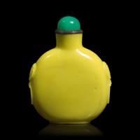 A Rare Chinese Lemon Yellow Glass Snuff Bottle, Possibly Yangzhou, 18th/19th century