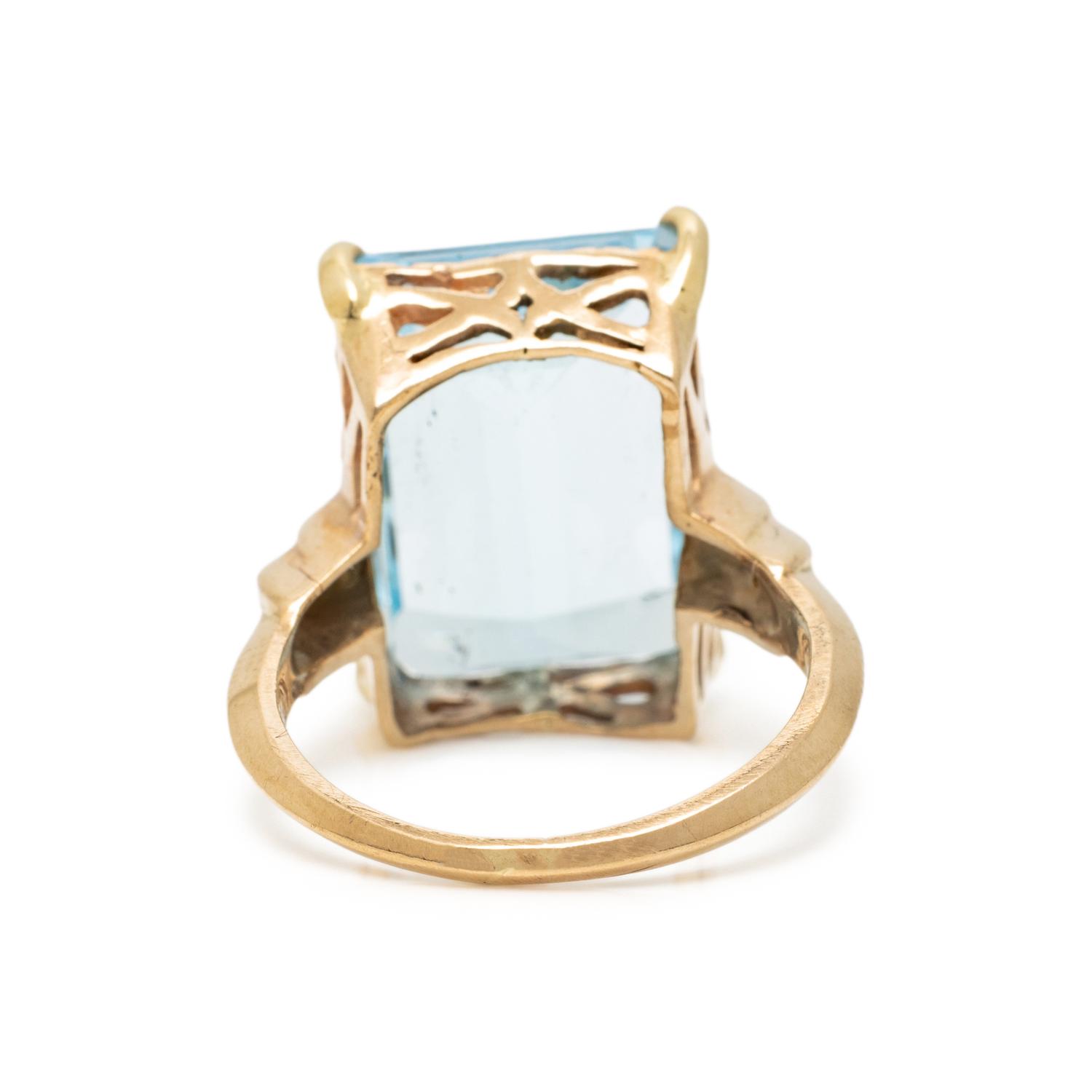 COLLECTION OF YELLOW GOLD AND MULTIGEM RINGS