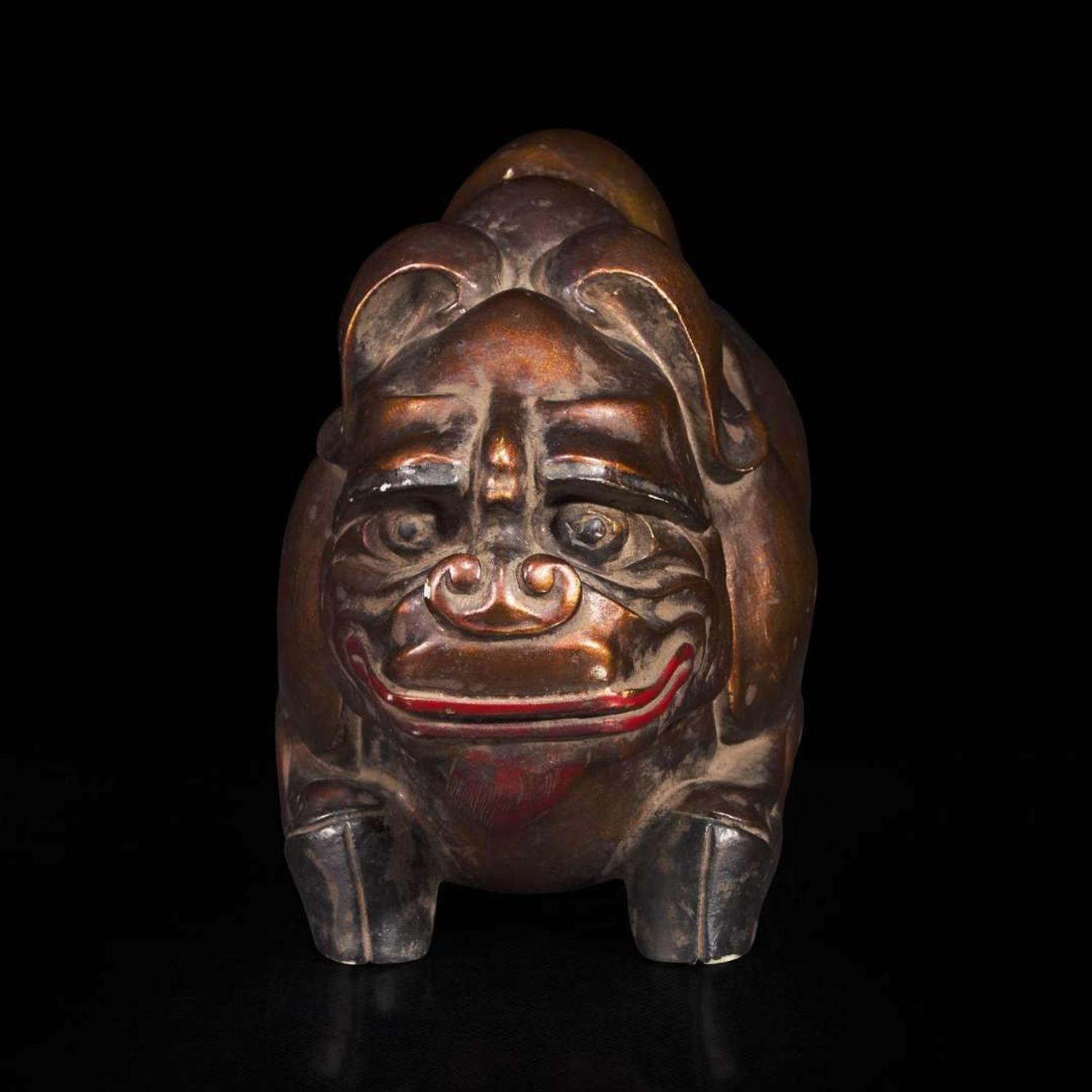 An unusual Chinese gilt-lacquered jade mythical beast 珍罕漆金玉雕瑞兽