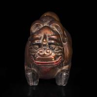 An unusual Chinese gilt-lacquered jade mythical beast 珍罕漆金玉雕瑞兽
