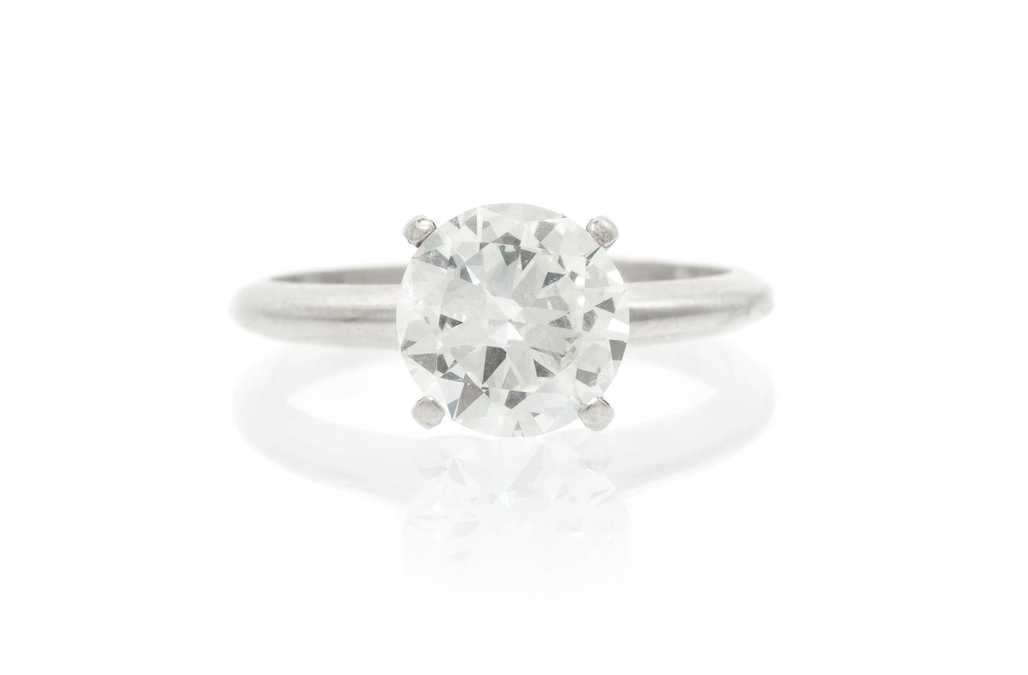 A 14 Karat White Gold and Diamond Ring, 3.20 dwts.