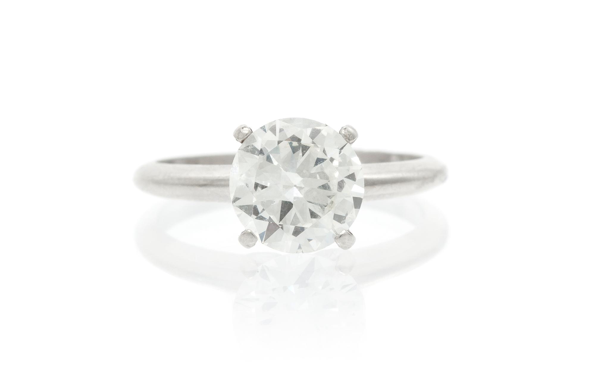 A 14 Karat White Gold and Diamond Ring, 3.20 dwts.