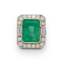 EMERALD AND DIAMOND RING