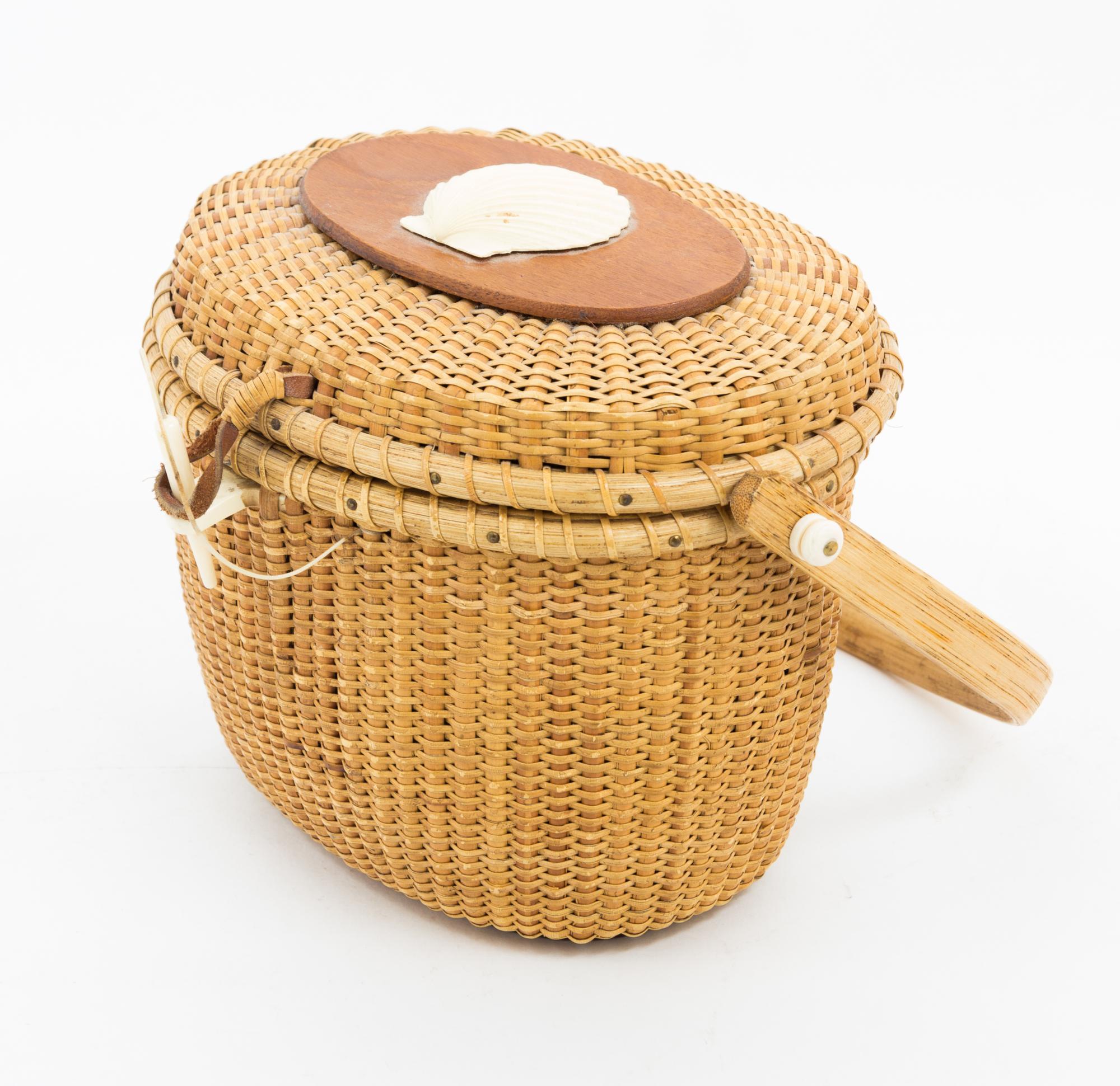A Nantucket Basket, Barlow Width 10 1/2 inches. — 20TH CENTURY