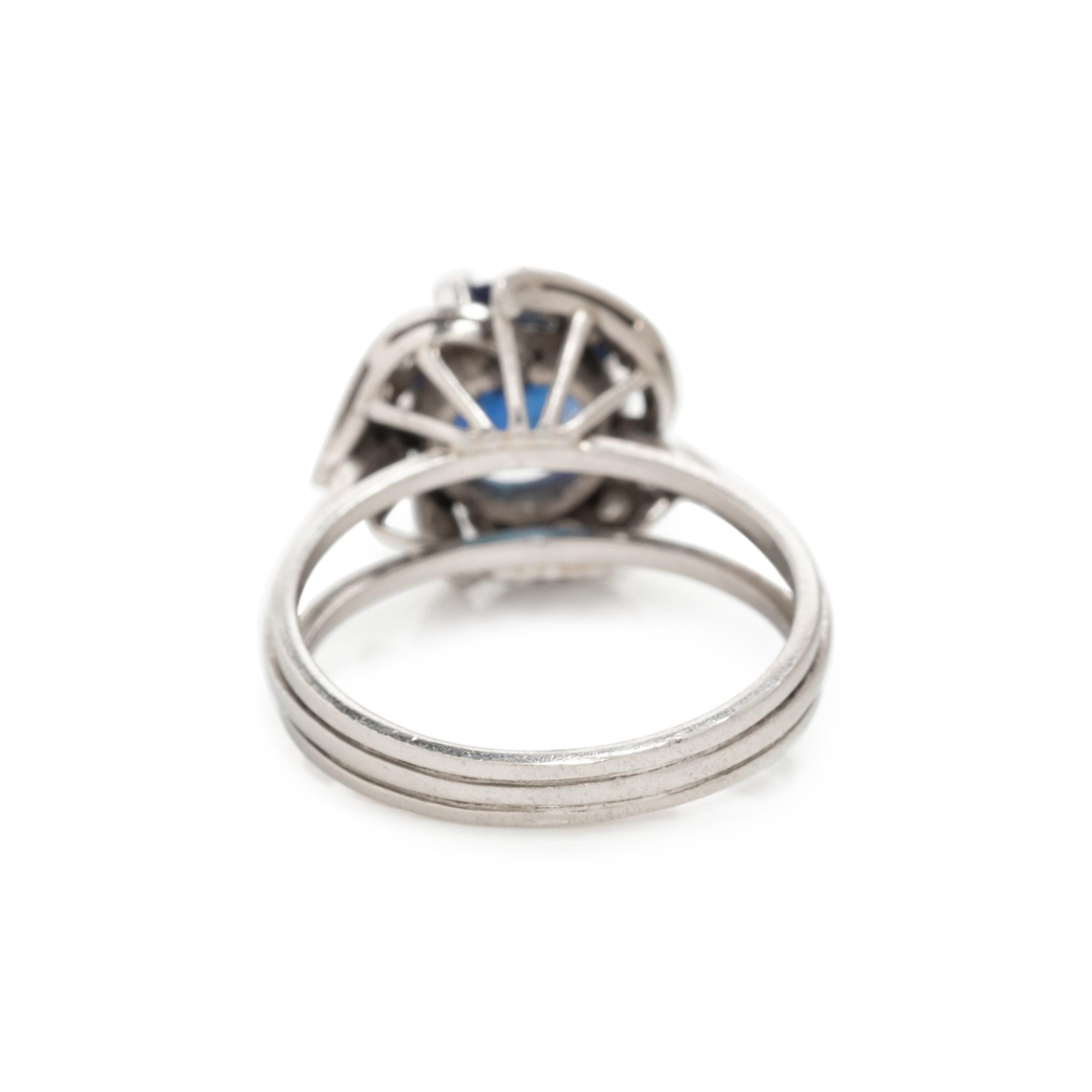 SAPPHIRE AND DIAMOND RING