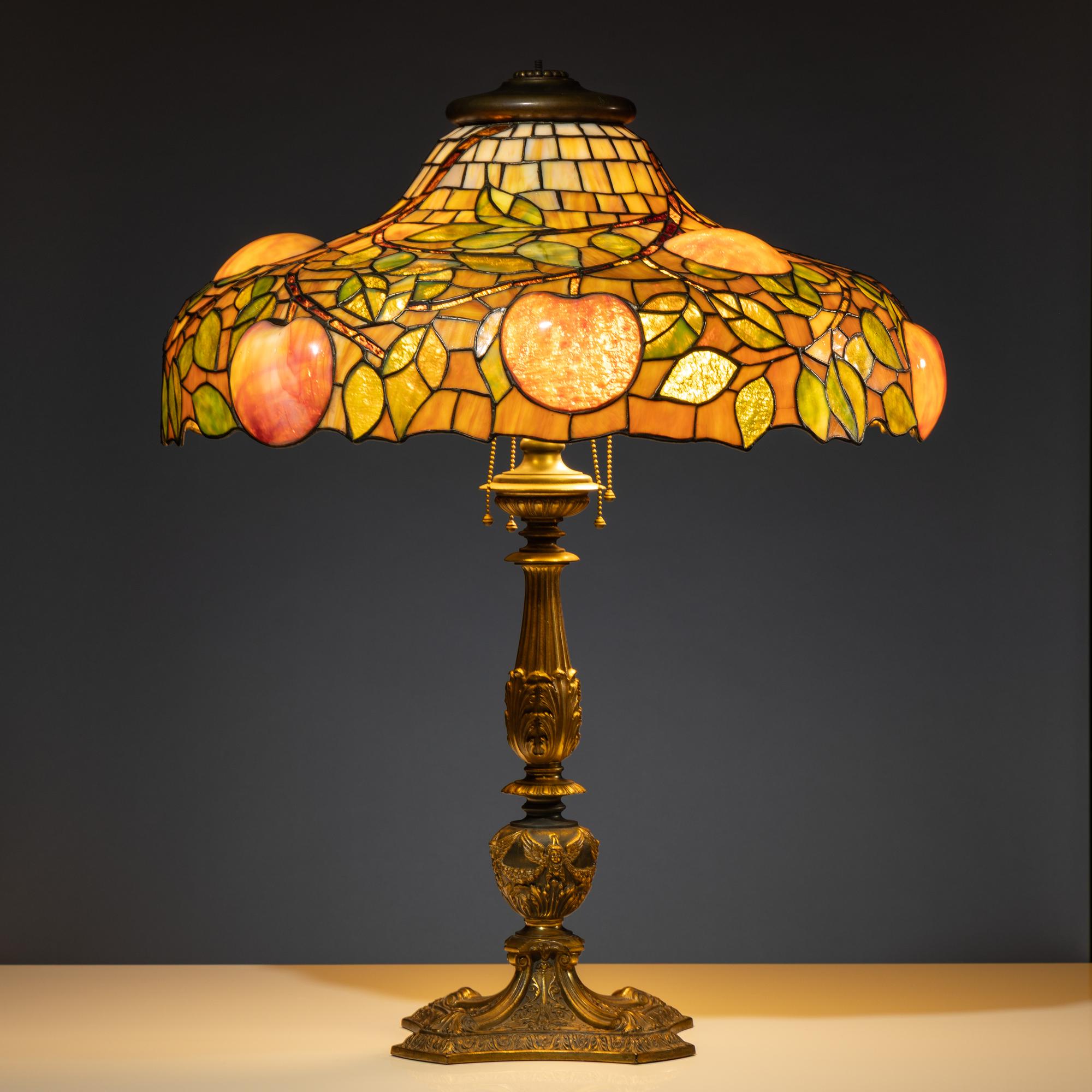 Apple table lamp