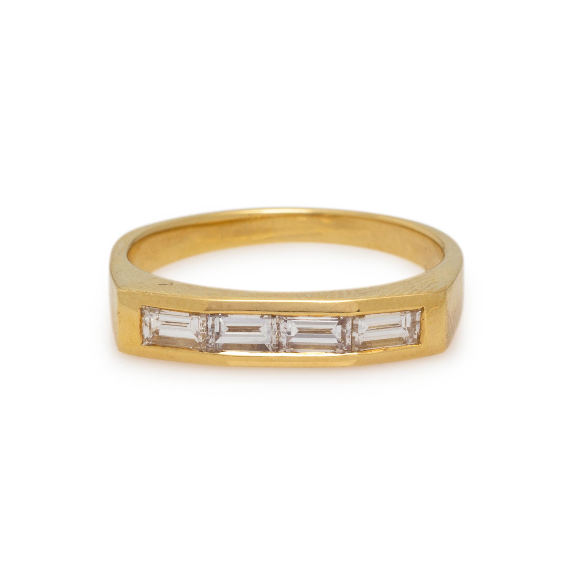 YELLOW GOLD AND DIAMOND RING