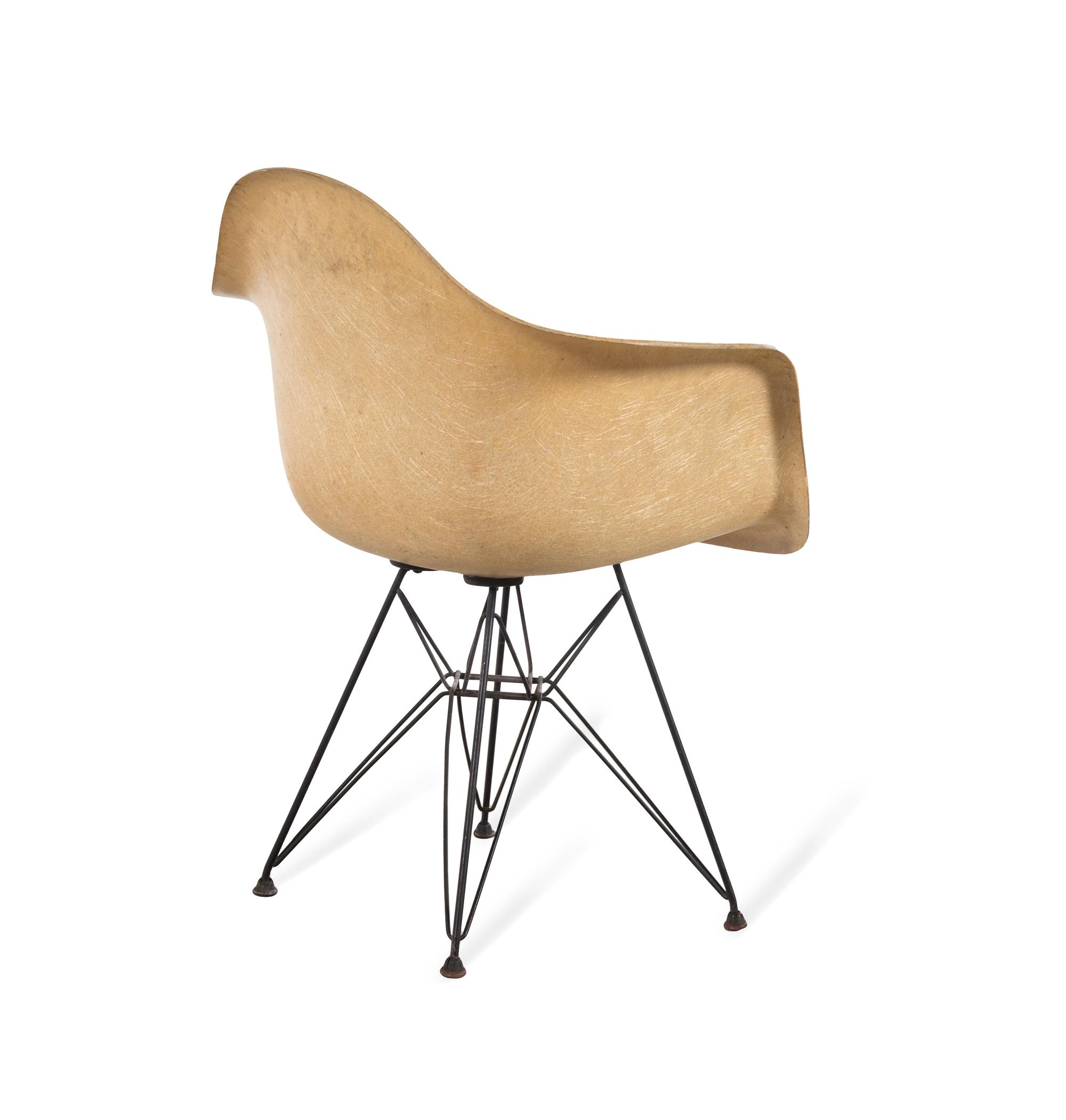 DAR Chair Herman Miller, USA