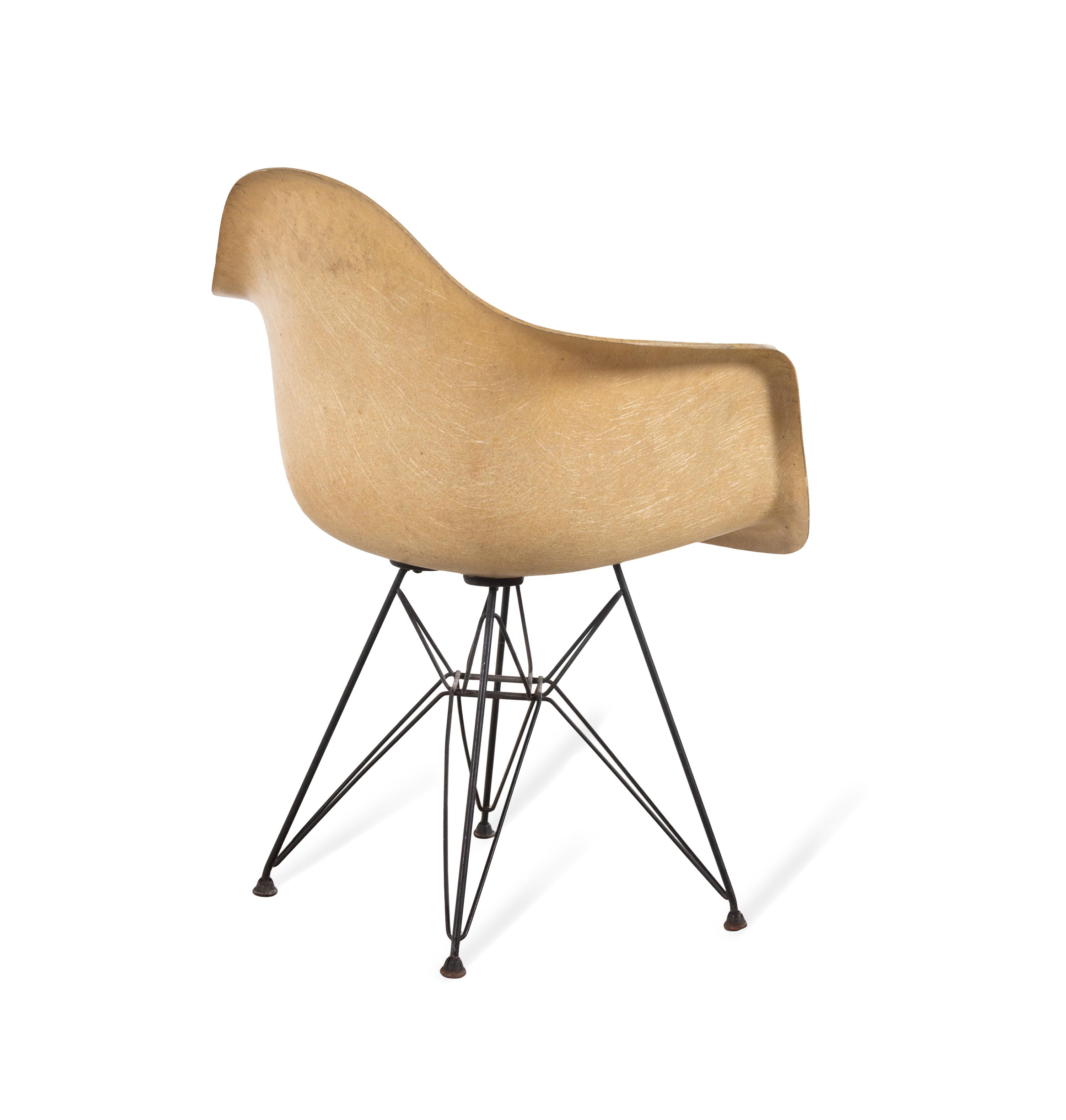 DAR Chair Herman Miller, USA