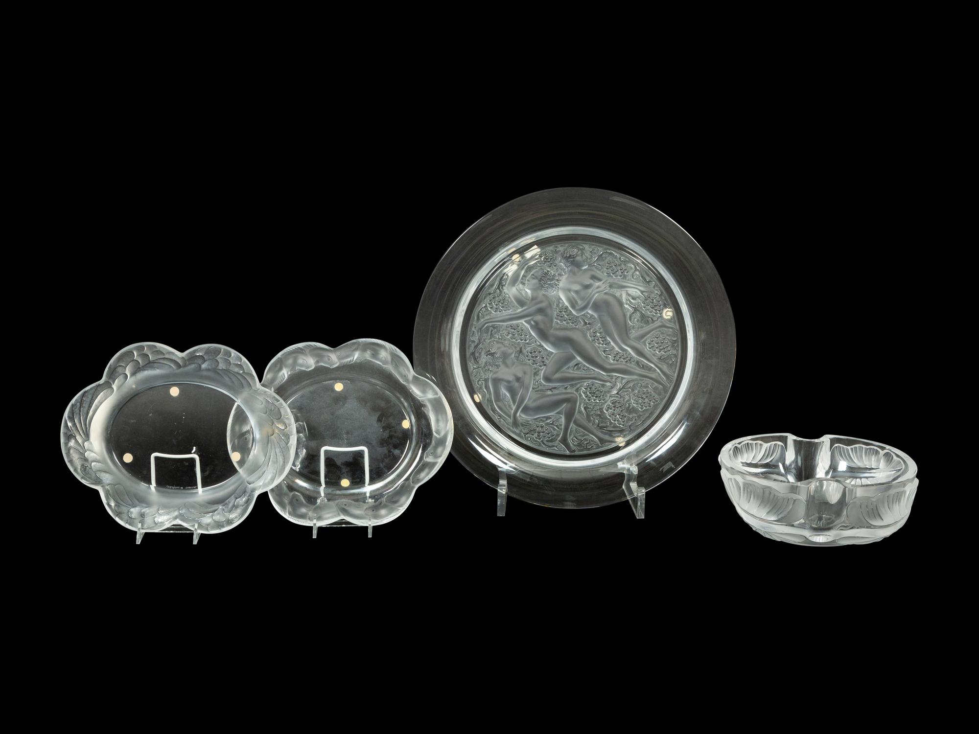 A Lalique Arums Bowl and Pair of Piriac Plates with Koi Border