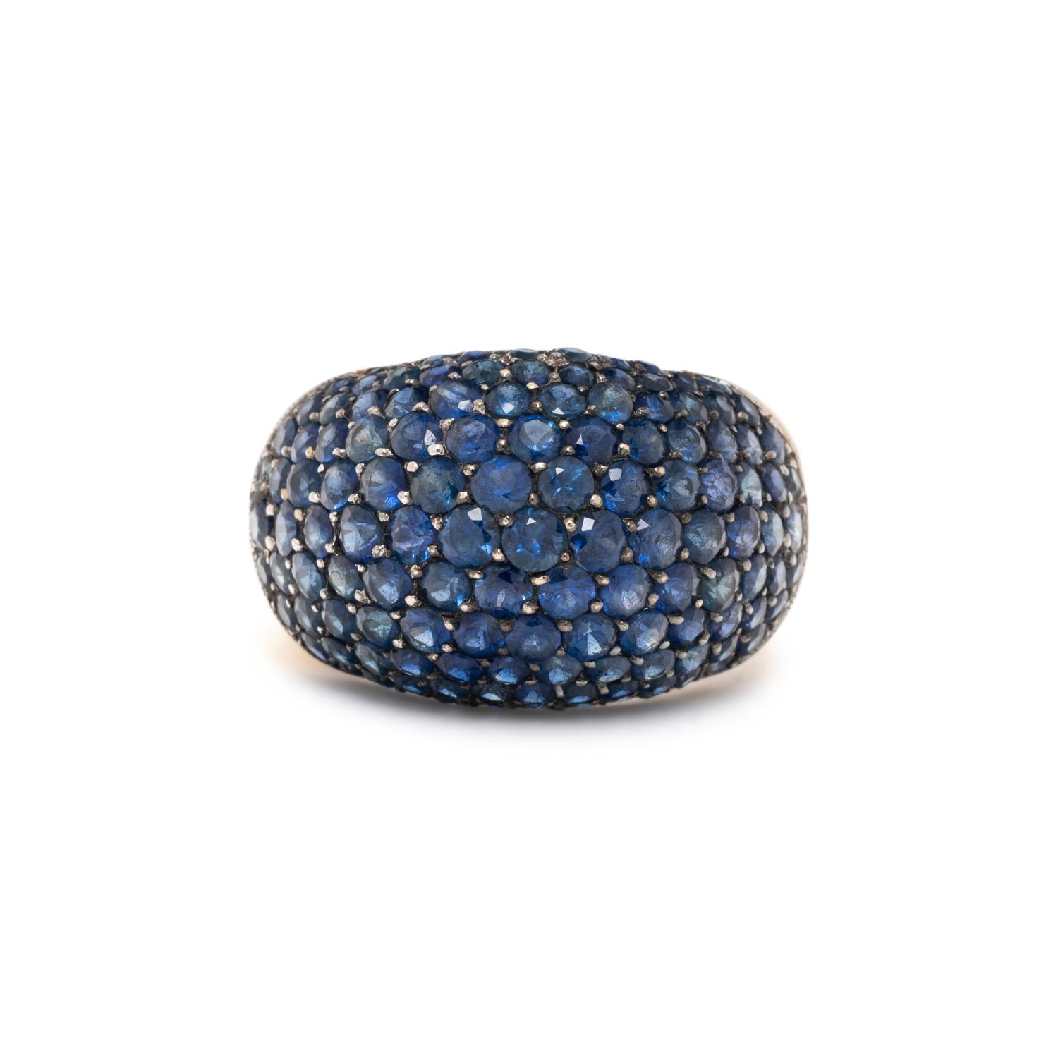 SAPPHIRE AND WHITE GOLD BOMBÉ RING