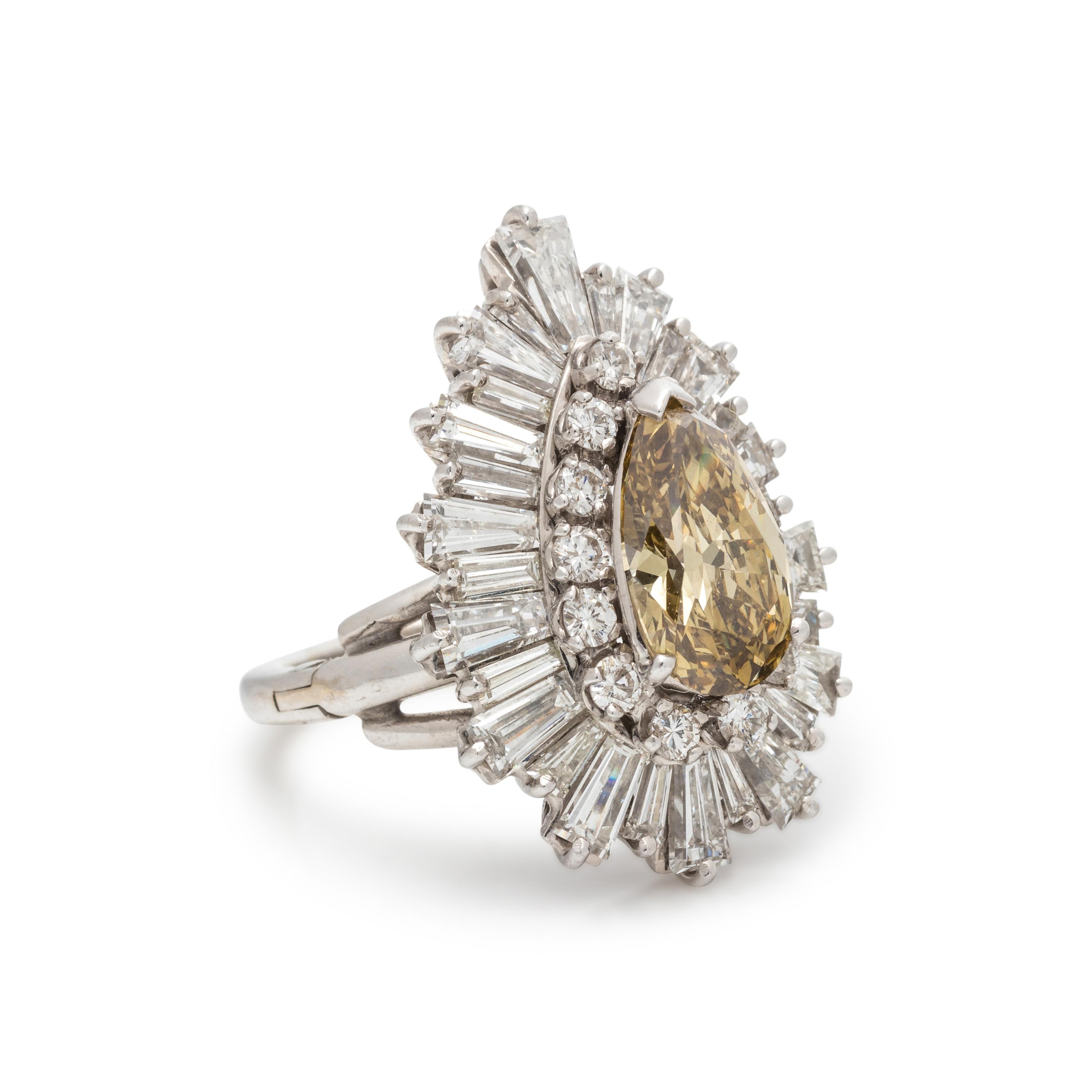 COLORED DIAMOND AND DIAMOND RING