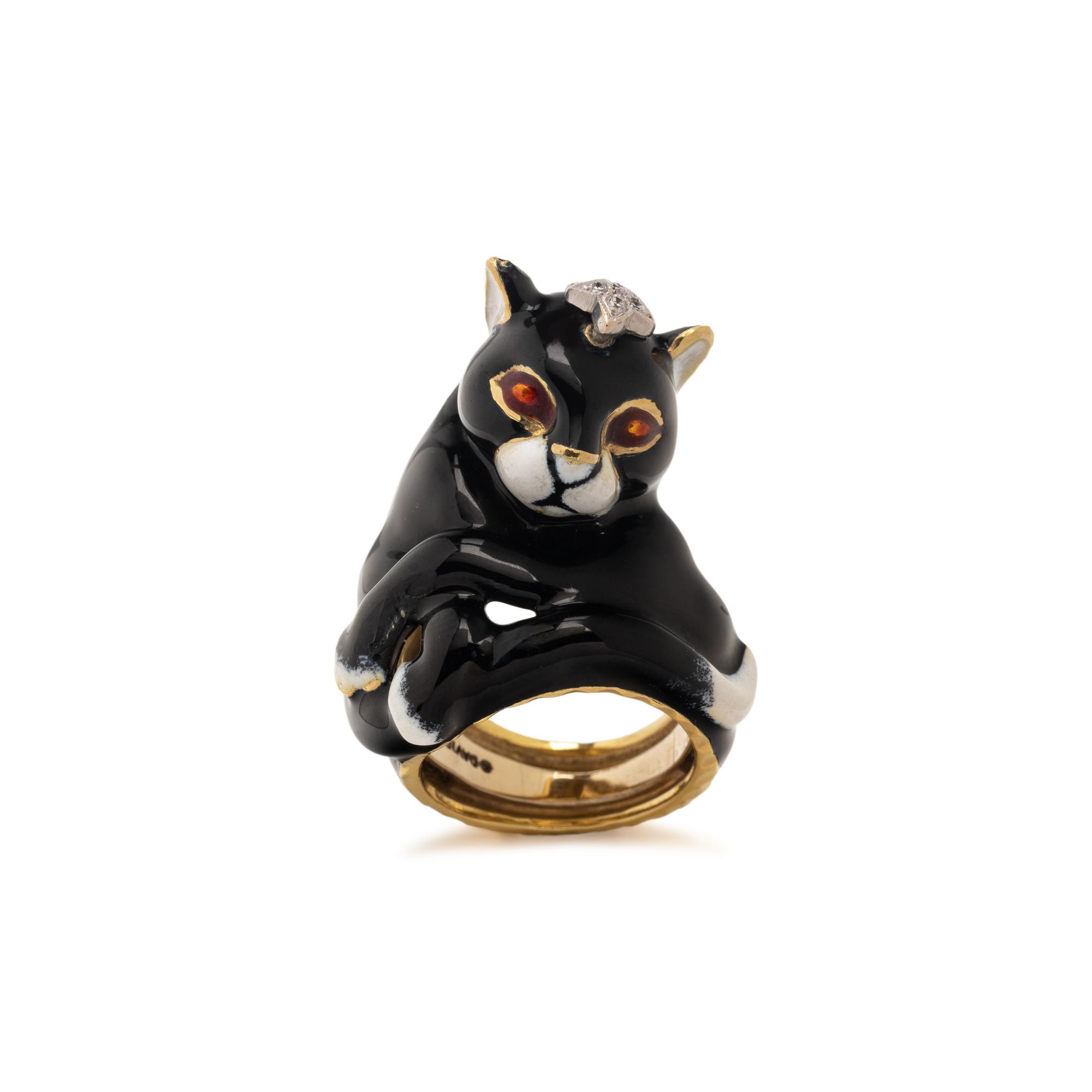 DAVID WEBB, YELLOW GOLD, DIAMOND, AND ENAMEL CAT RING