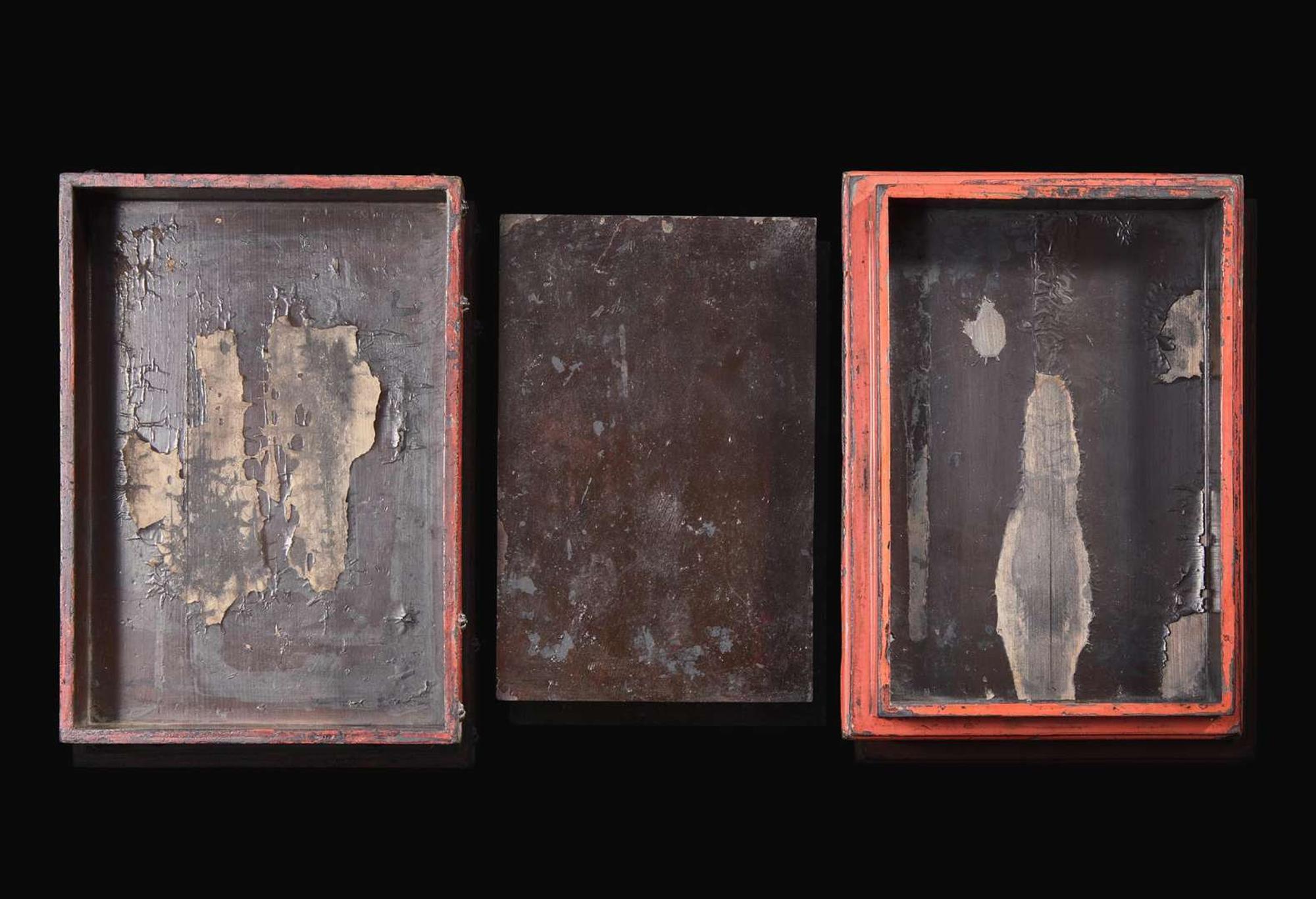 A Korean metal-mounted red lacquer writing or inkstone box, Joseon dynasty 紅色漆盒 朝鮮王朝