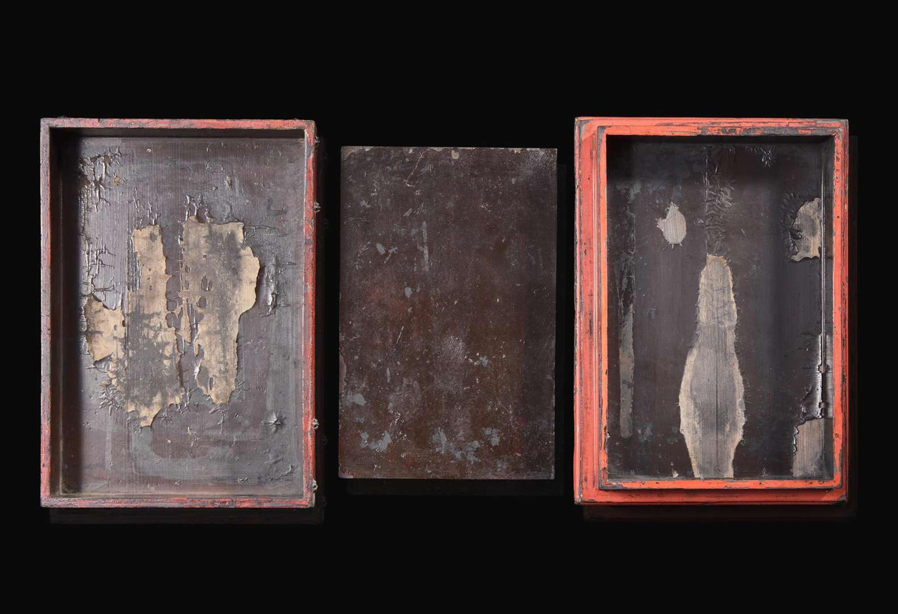 A Korean metal-mounted red lacquer writing or inkstone box, Joseon dynasty 紅色漆盒 朝鮮王朝