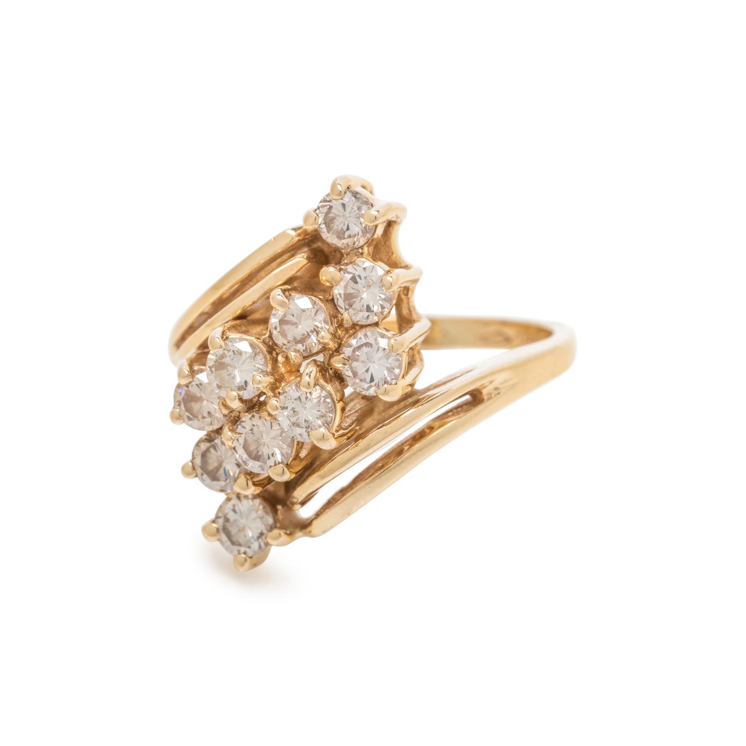 YELLOW GOLD AND DIAMOND RING